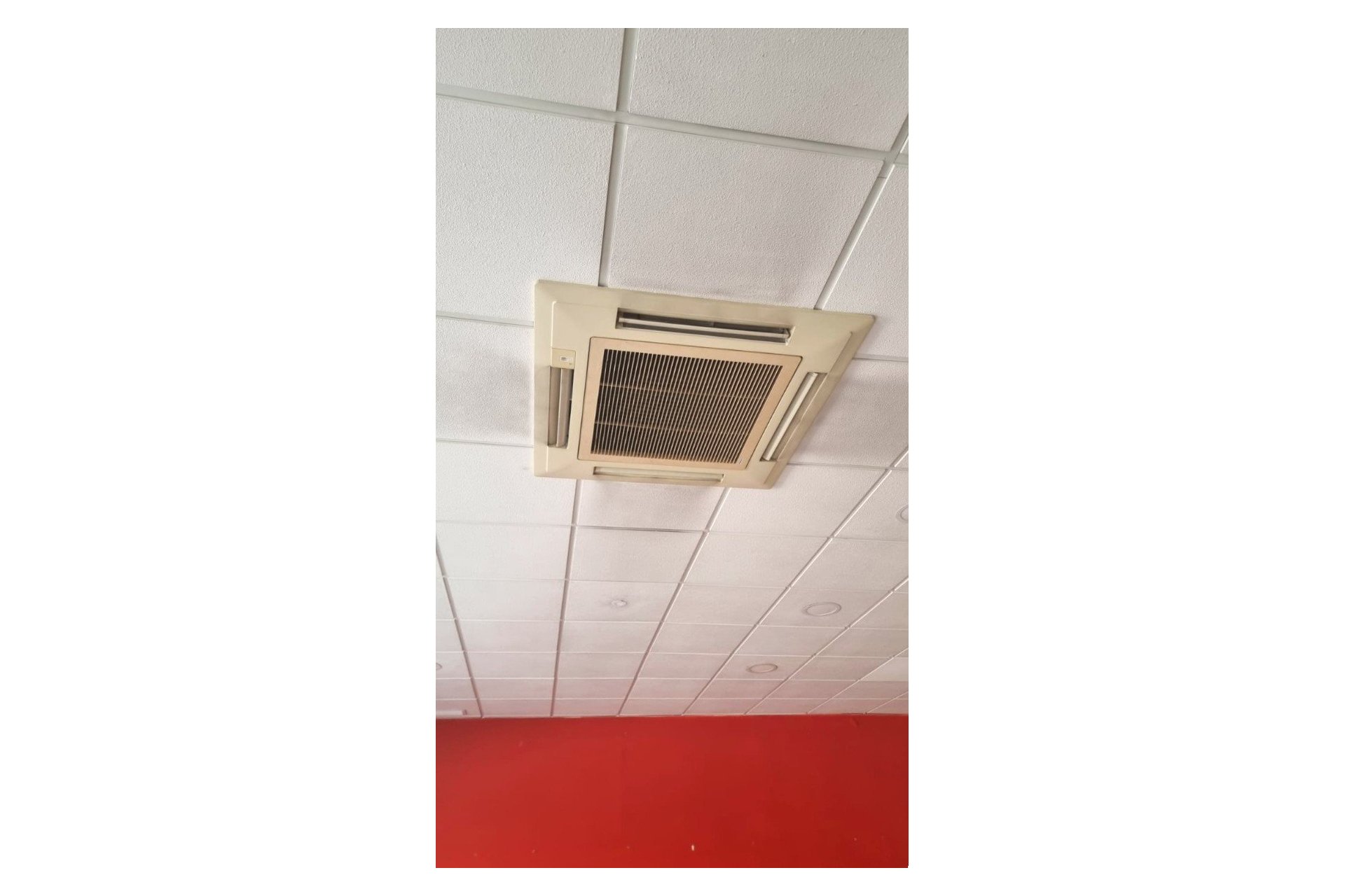 Odsprzedaż / Rynek wtórny - Lokal  -
Villajoyosa