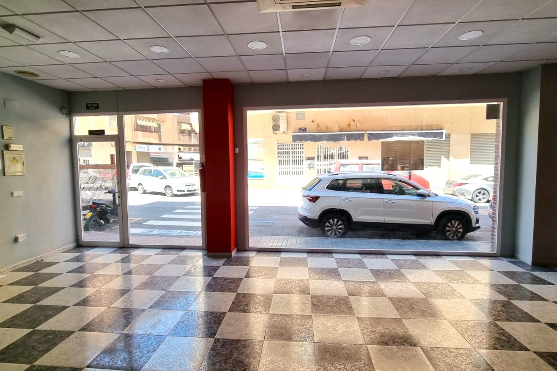 Odsprzedaż / Rynek wtórny - Lokal  -
Villajoyosa