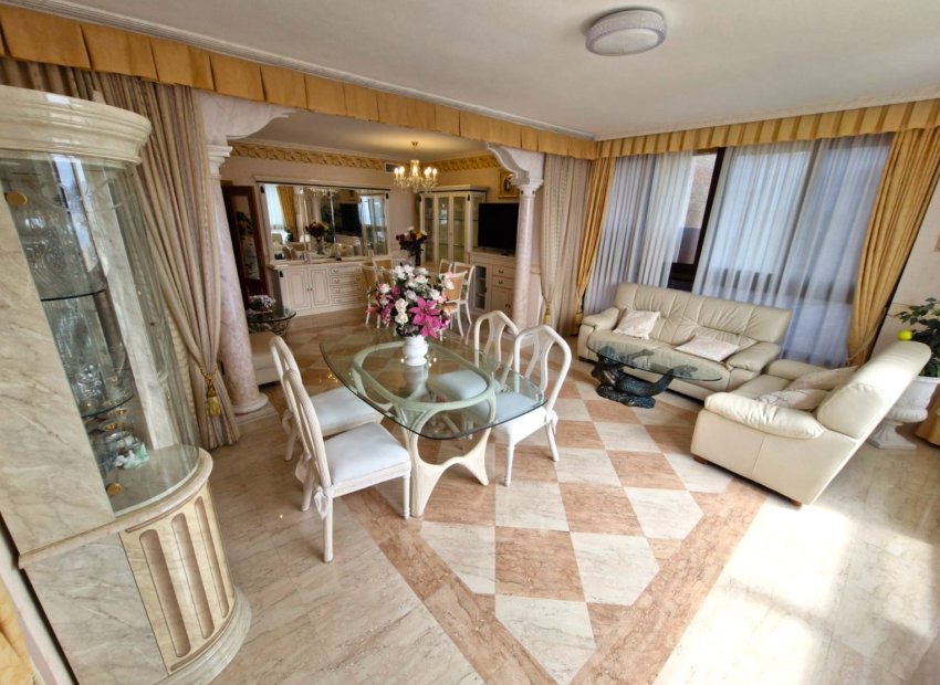 Odsprzedaż / Rynek wtórny - Mieszkanie -
Benidorm - Levante