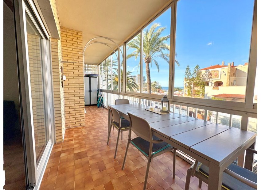 Odsprzedaż / Rynek wtórny - Mieszkanie -
Denia - Les Marines - Las Marinas