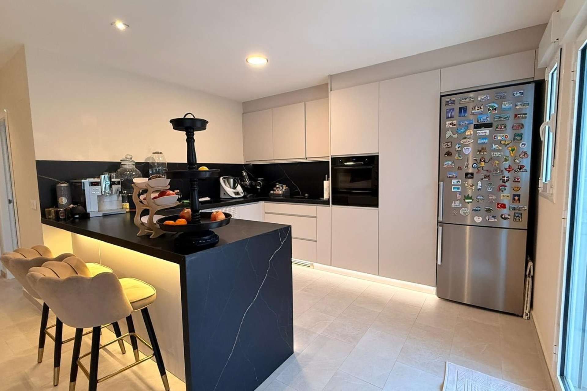 Odsprzedaż / Rynek wtórny - Mieszkanie w bloku -
Vergel