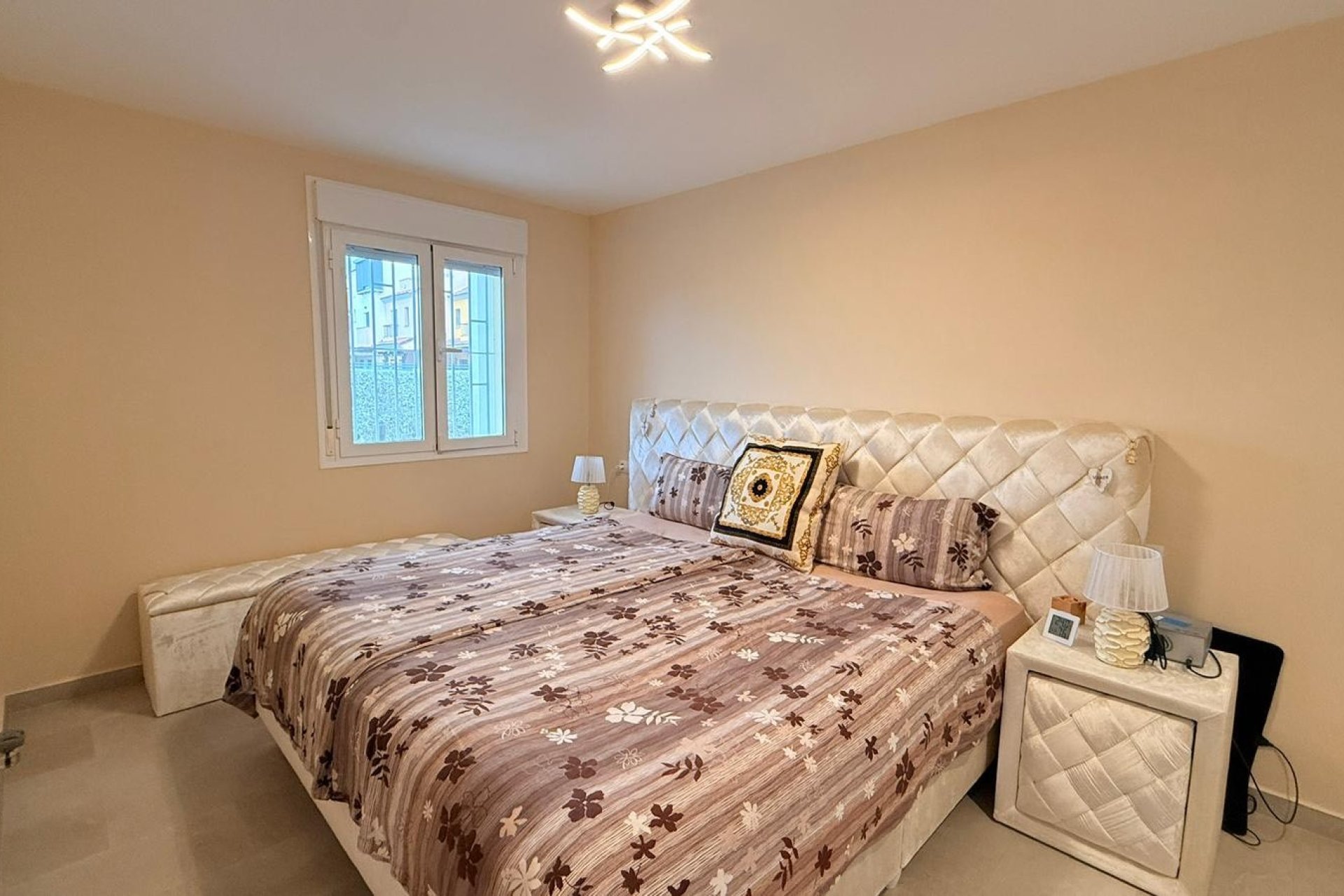 Odsprzedaż / Rynek wtórny - Mieszkanie w bloku -
Vergel