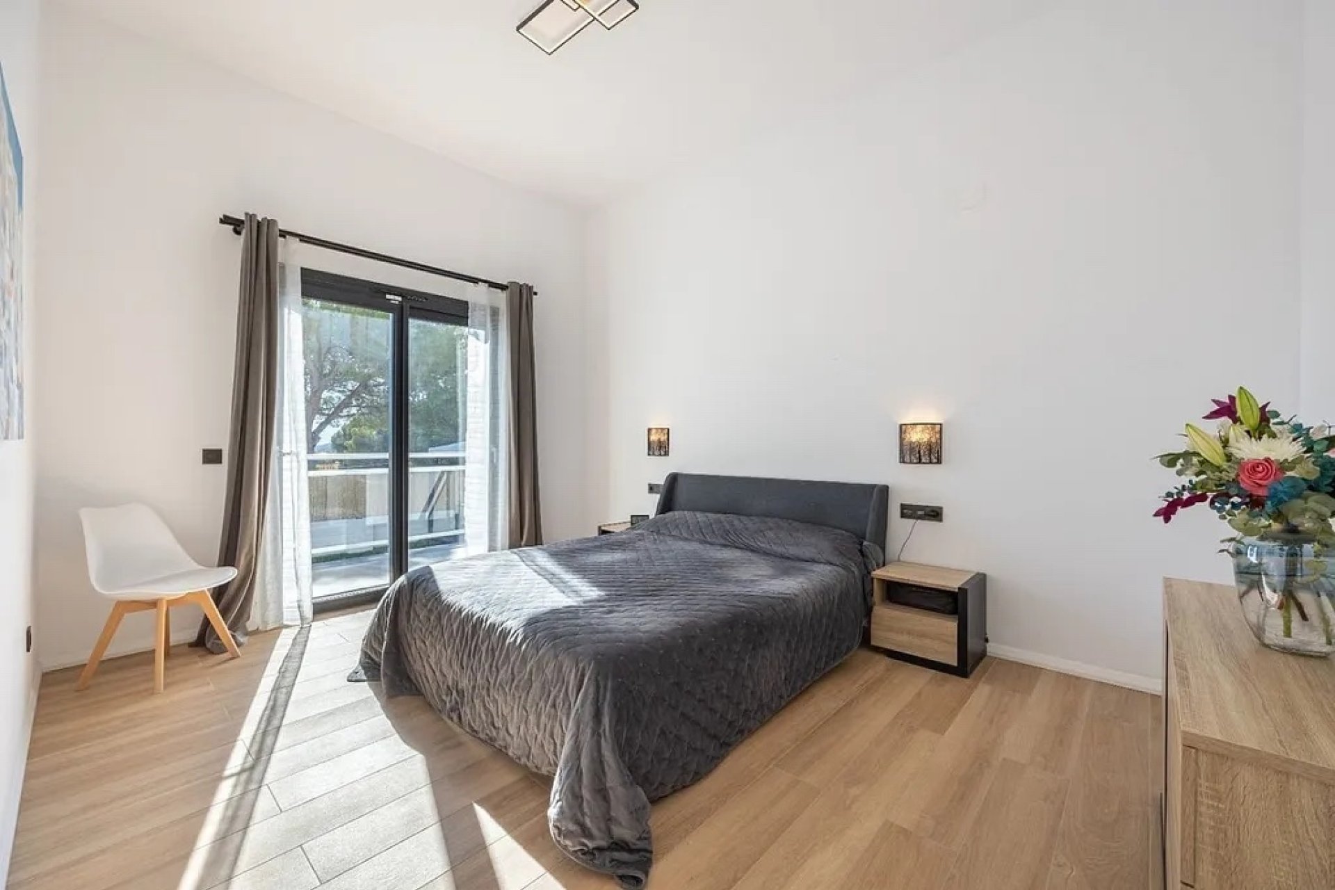 Odsprzedaż / Rynek wtórny - Willa -
Altea
