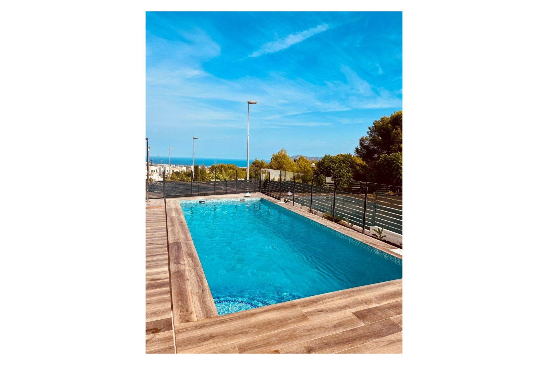 Odsprzedaż / Rynek wtórny - Willa -
Polop