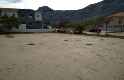 Parcela / Terreno - Segunda mano - Parcent  -
                Pueblo