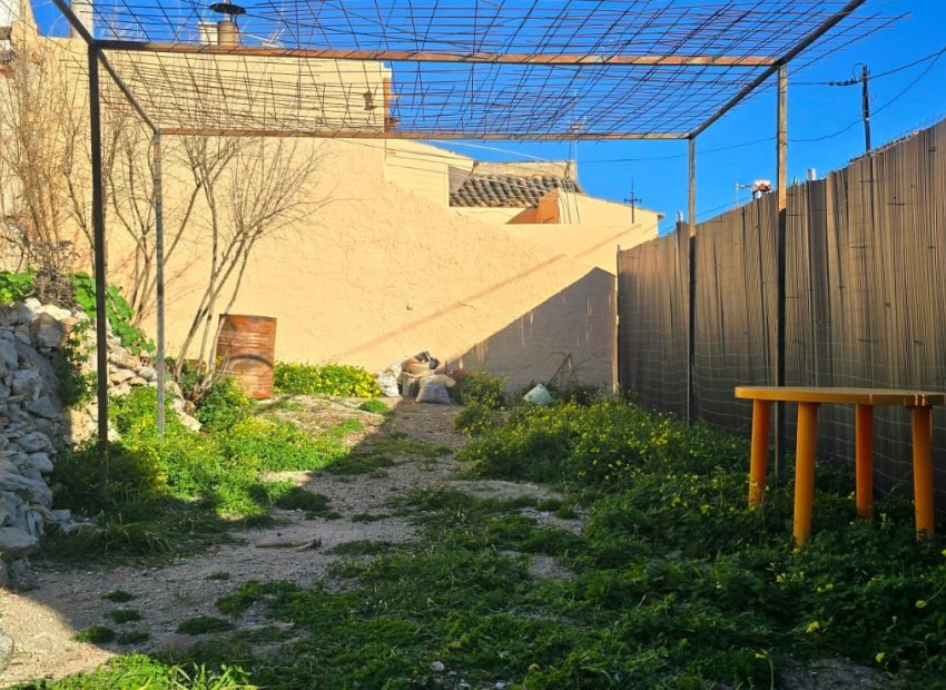Patio - Chalet Independiente a la venta en Callosa D'en Sarrià - (Callosa D'en Sarriá - Costa Blanca)
