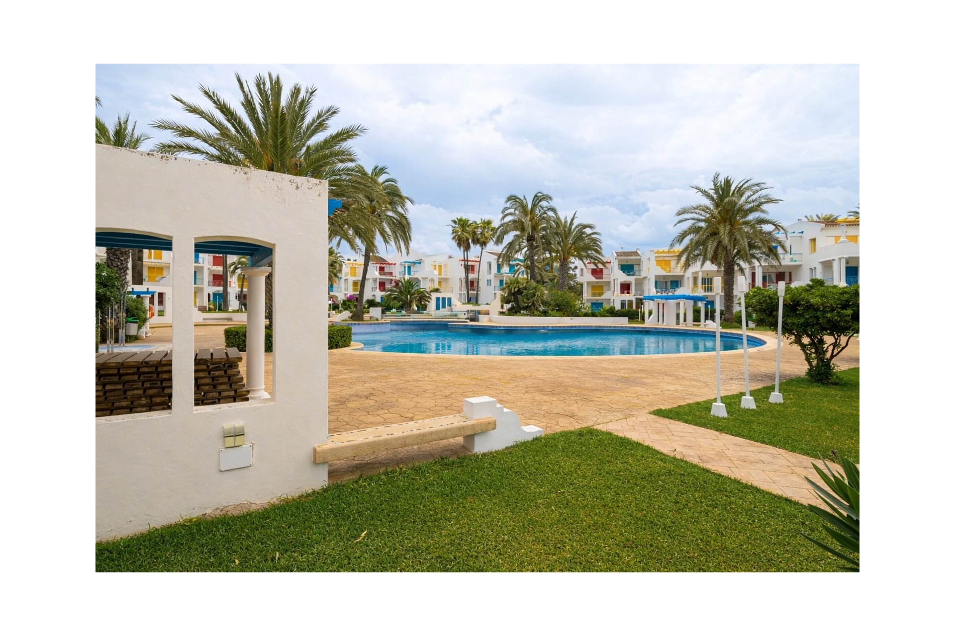 piscina - En venta apartamento en primera línea del mar, Dénia, Costa Blanca Norte