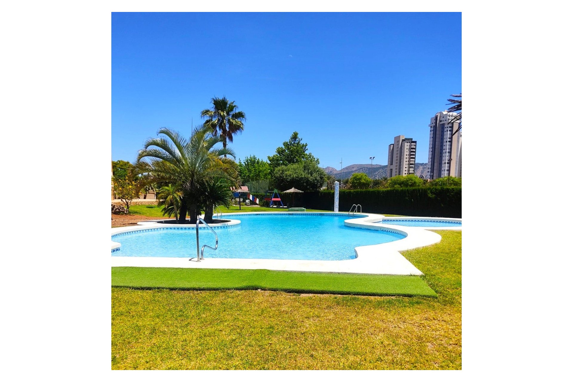 Piscina - Piso en Benidorm con piscina (Benidorm - Alicante - Costa Blanca)