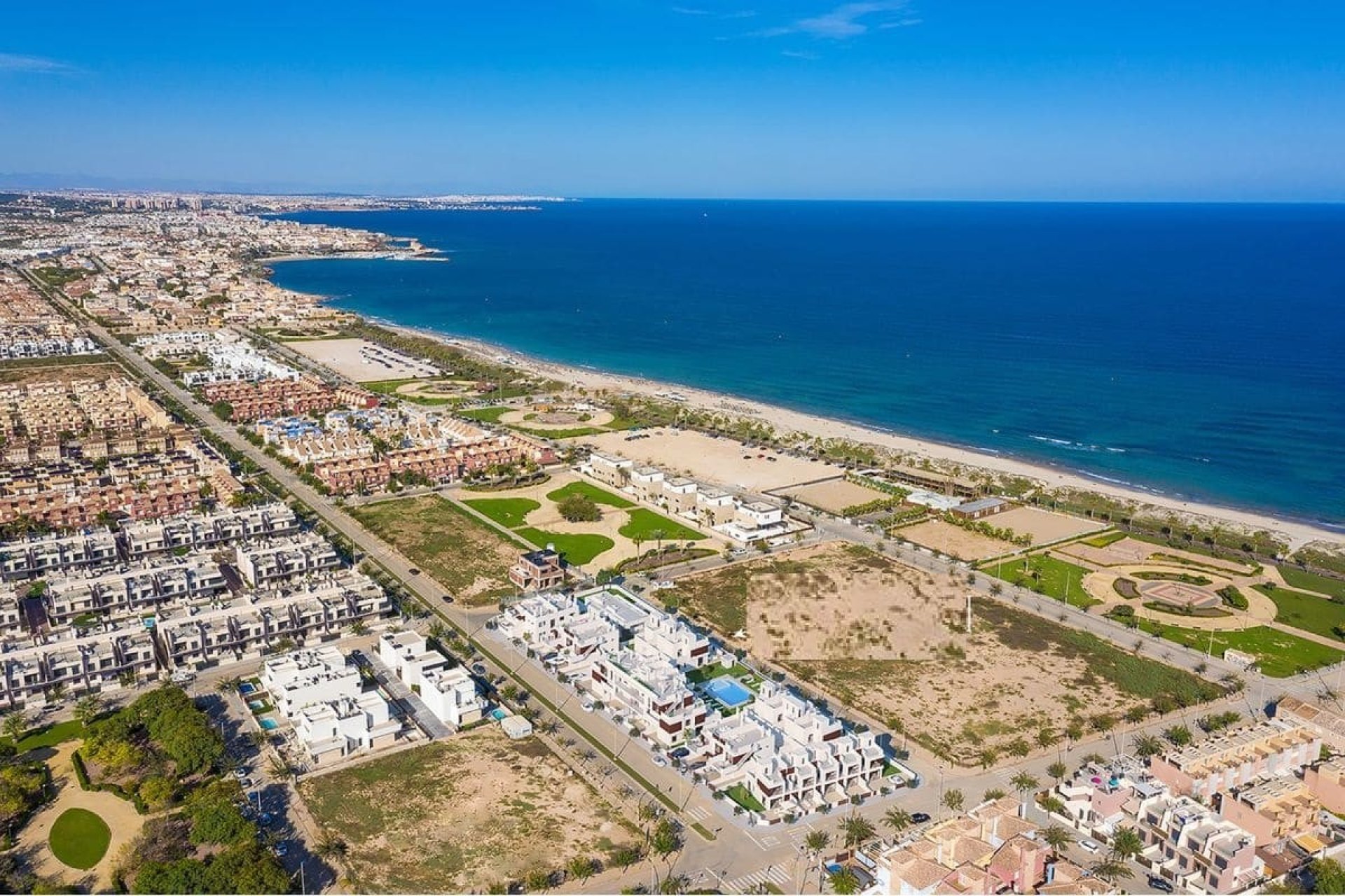 Plaza - Bungalowy przy Playa de Las Higuericas, Pilar de la Horadada, Alicante (Costa Blanca Południe)