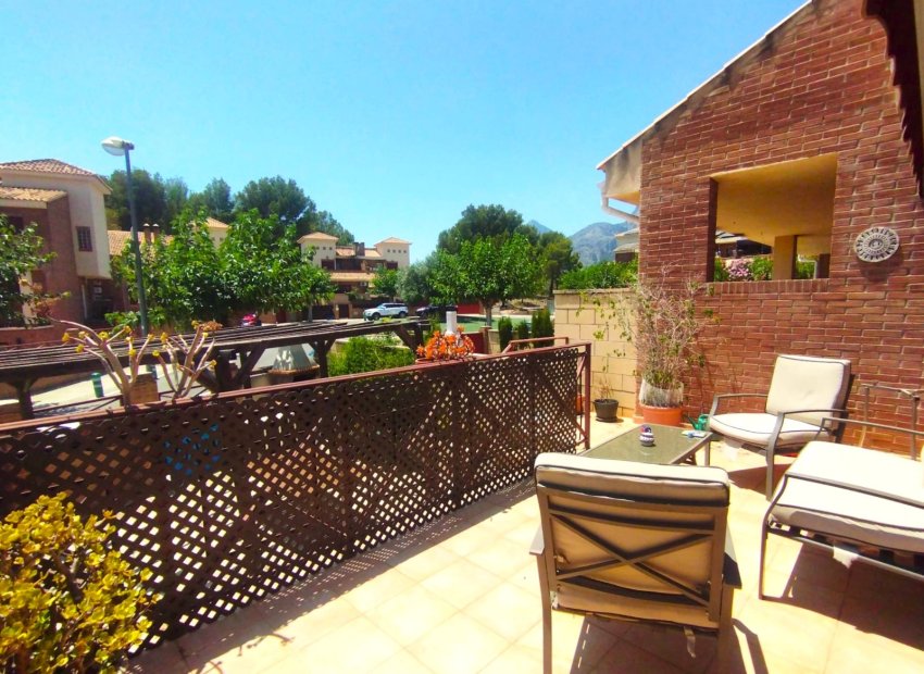 Porch - Charming Villa for Sale – Light and Tranquility in One Home in La Nucía (Costa Blanca)