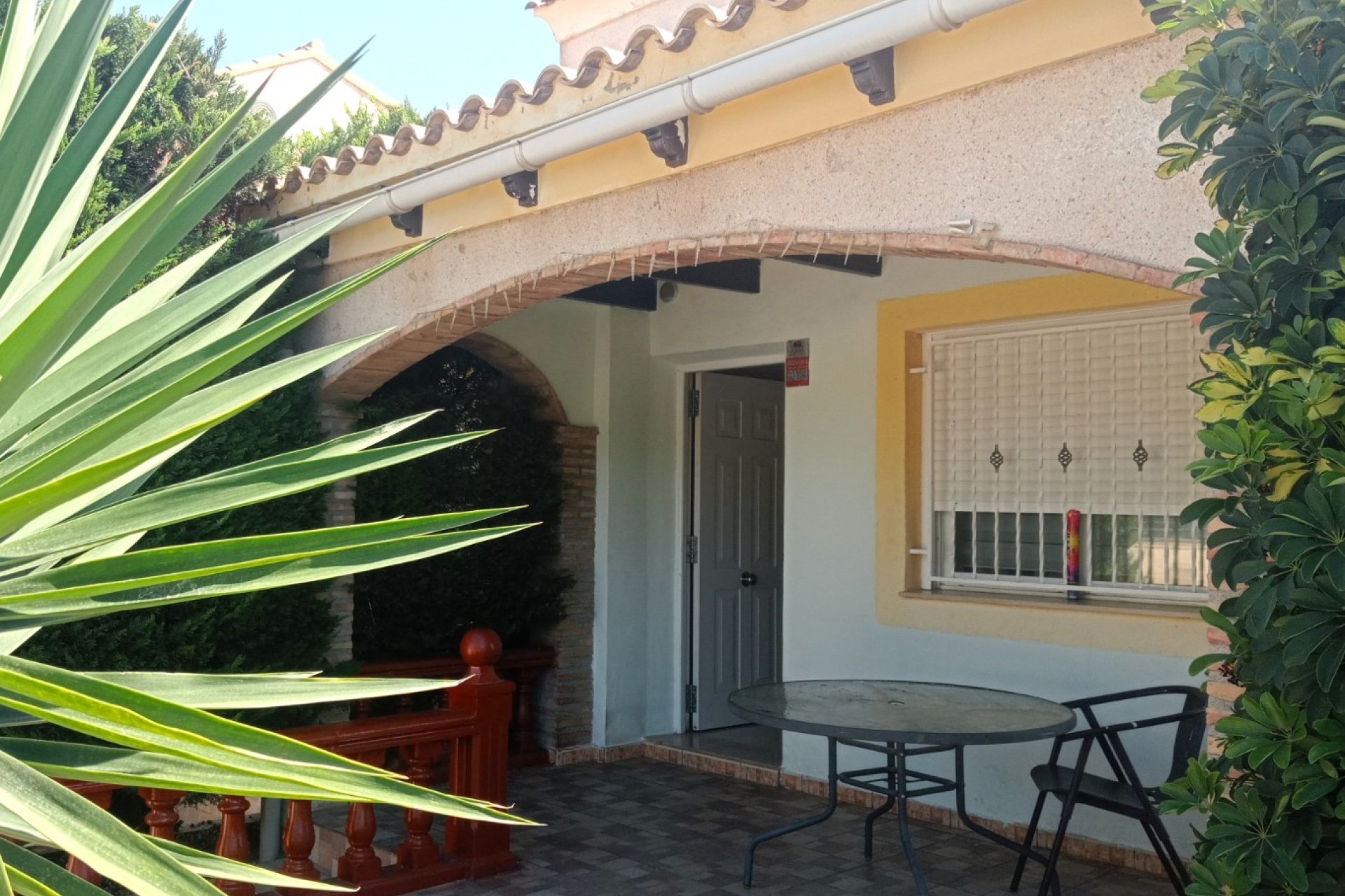 Porche - Encantador chalet en venta independiente en esquina con vistas al mar y la montaña – Polop (Costa Blanca)