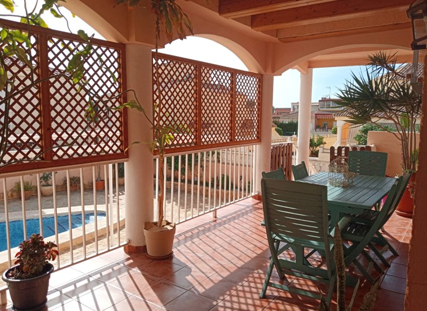 Porche - Maison Indépendante avec Piscine Privée à La Nucía (Costa Blanca)