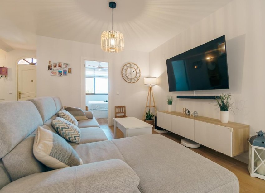 Resale - Apartment / flat -
Albir - center