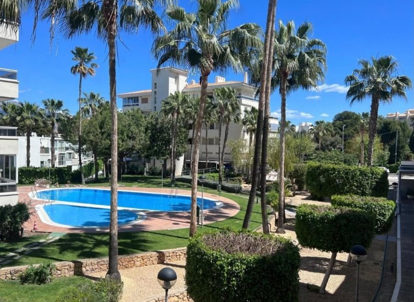 Resale - Apartment / flat -
Albir - center