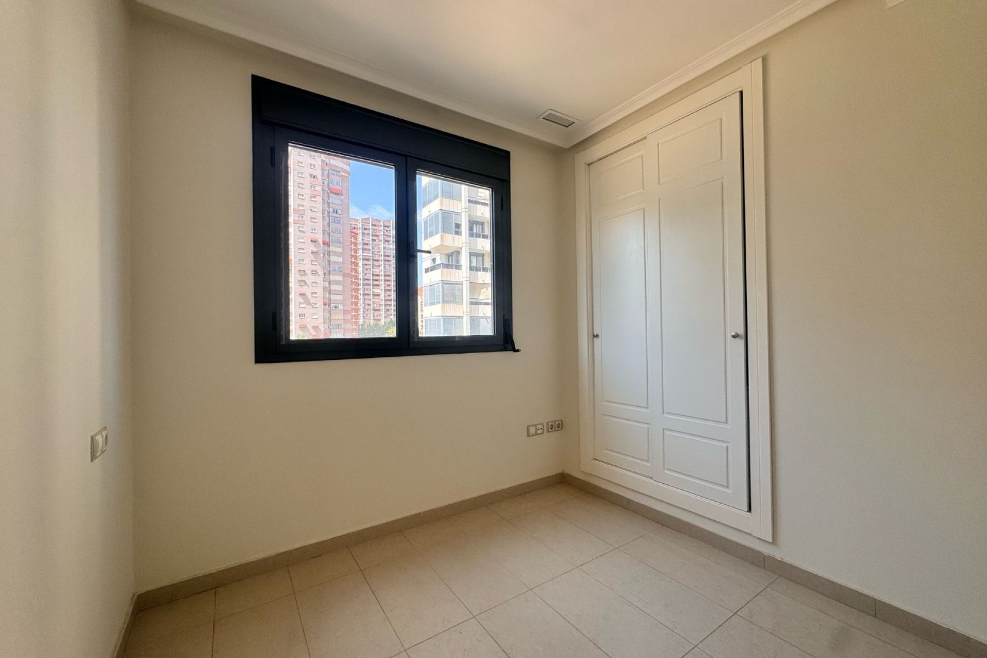 Resale - Apartment / flat -
Benidorm - Levante