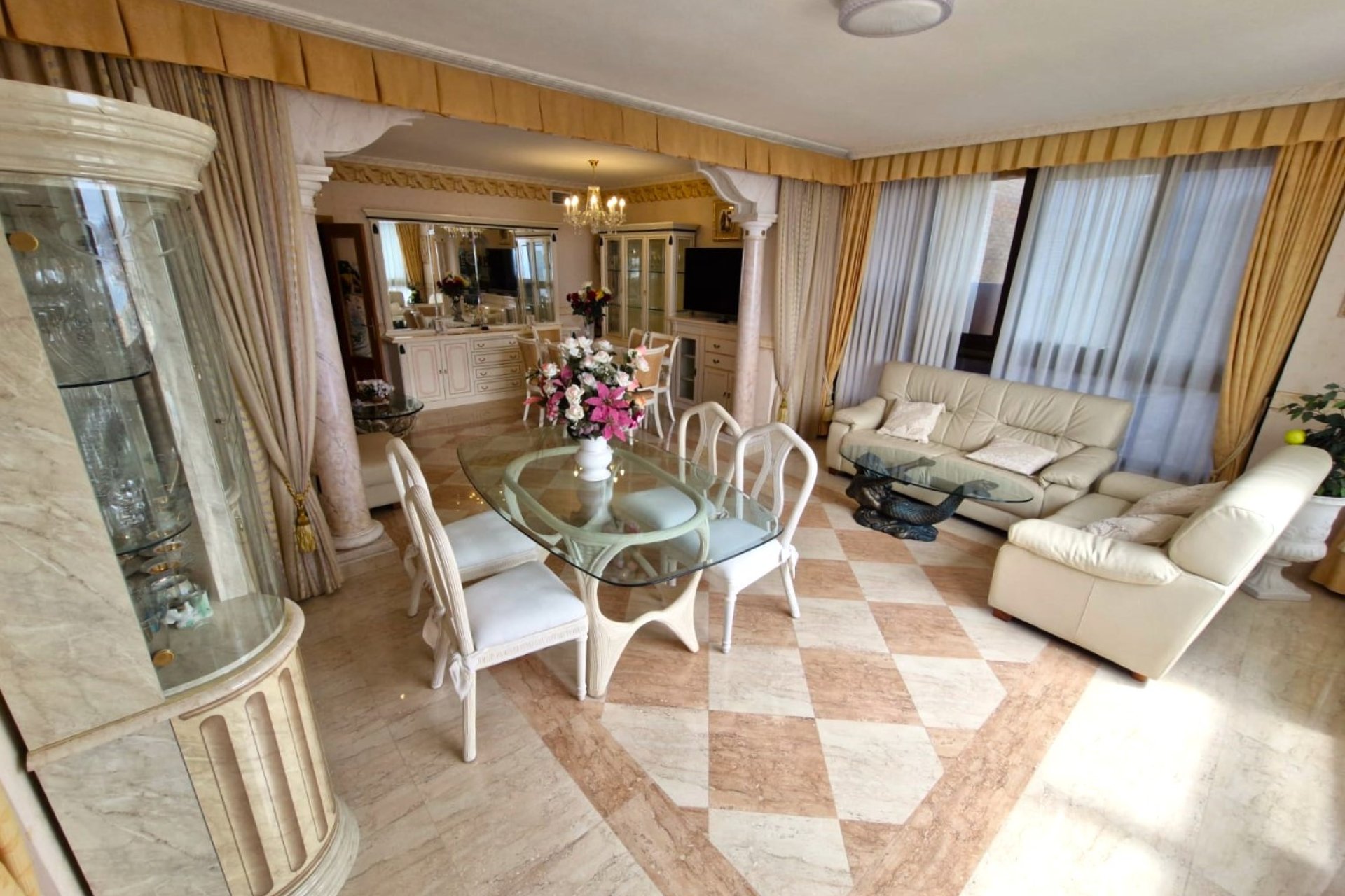 Resale - Apartment / flat -
Benidorm - Levante