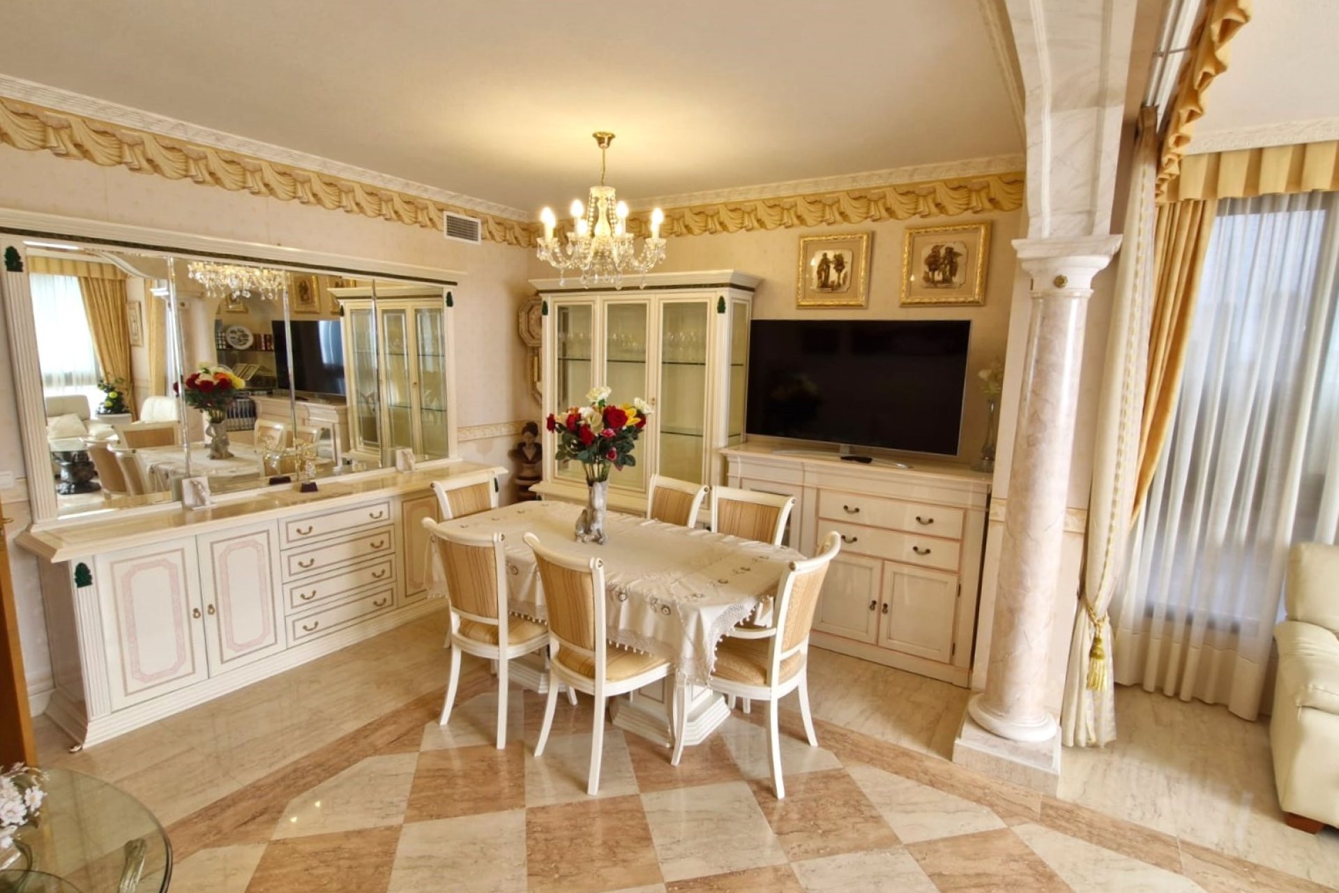 Resale - Apartment / flat -
Benidorm - Levante