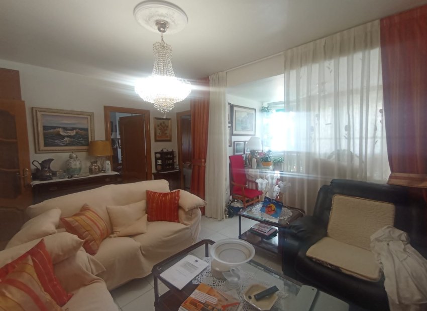 Resale - Apartment / flat -
Benidorm - Levante