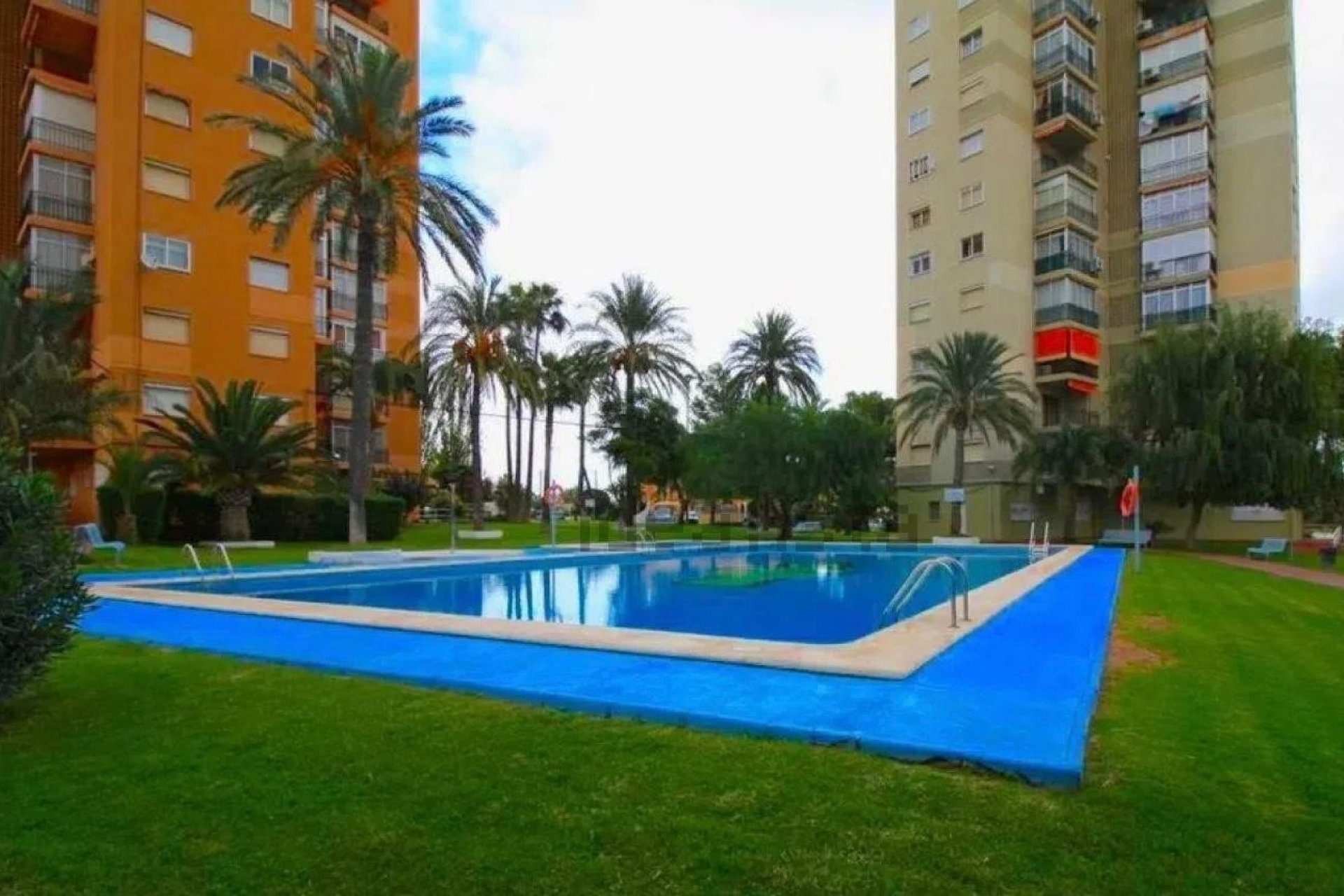 Resale - Apartment / flat -
Benidorm - Levante