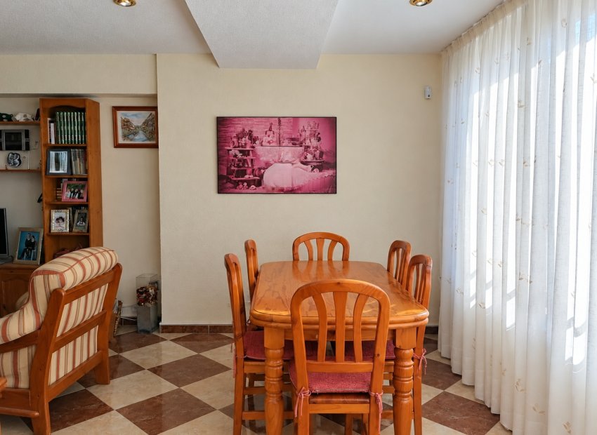 Resale - Apartment / flat -
Benidorm - Rincón de Loix