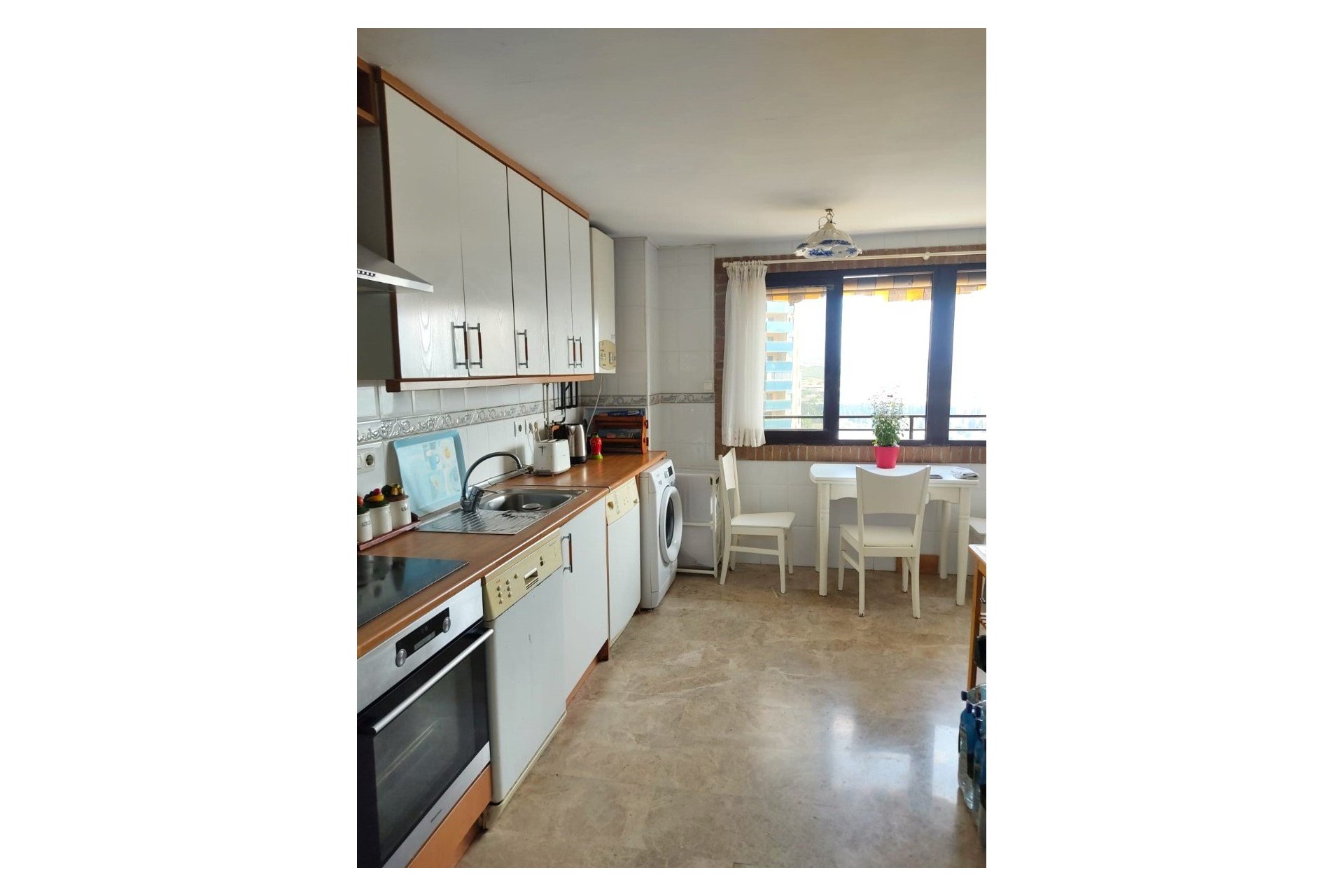 Resale - Apartment / flat -
Benidorm - Zona de Poniente