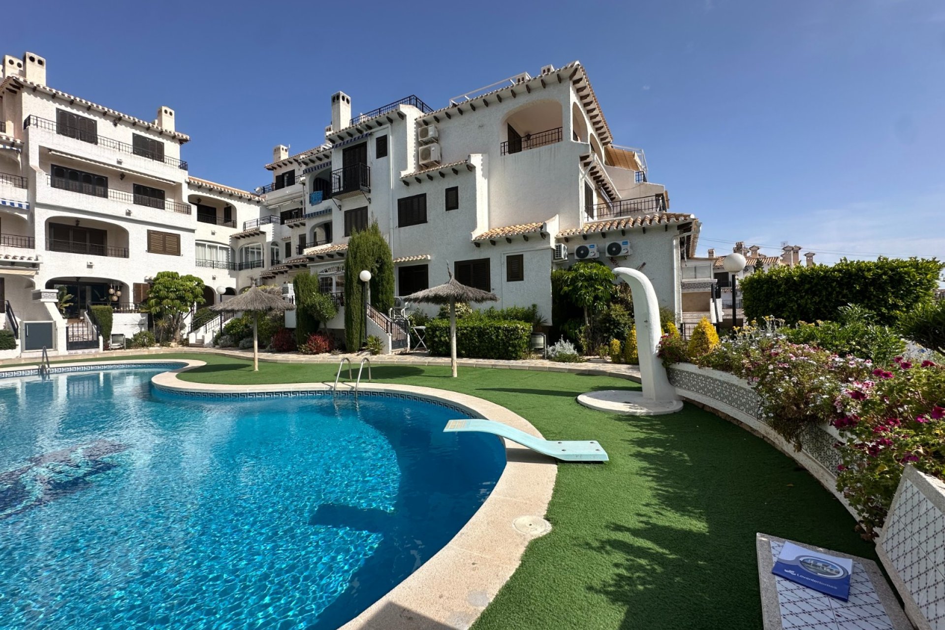 Resale - Apartment / flat -
Orihuela Costa - Cabo roig - La Zenia