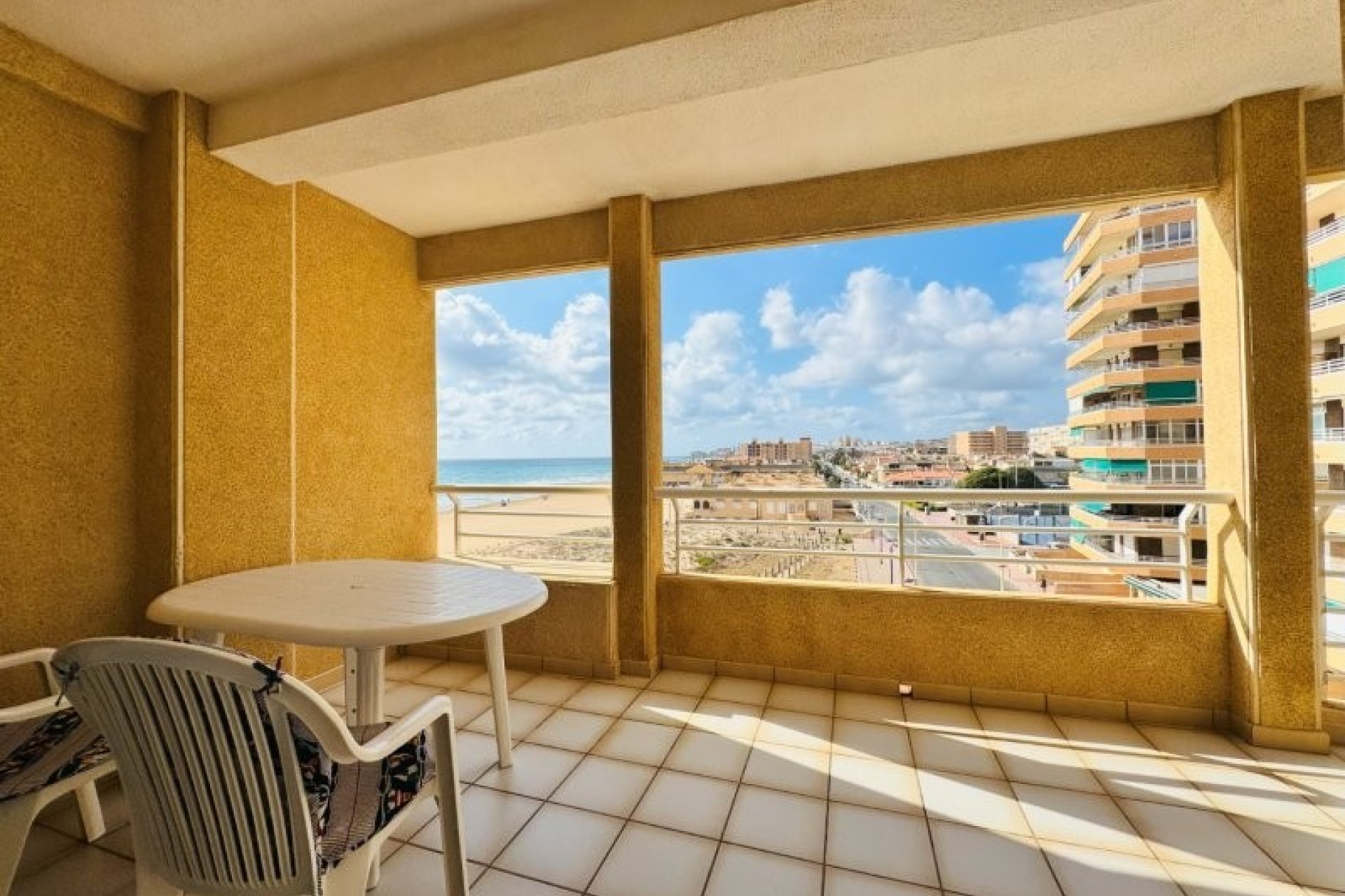 Resale - Apartment / flat -
Torrevieja - Torrelamata - La Mata