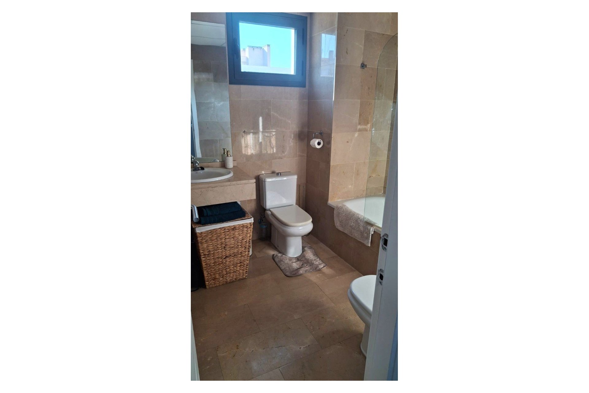 Resale - Apartment / flat -
Villajoyosa - Cala de Villajoyosa