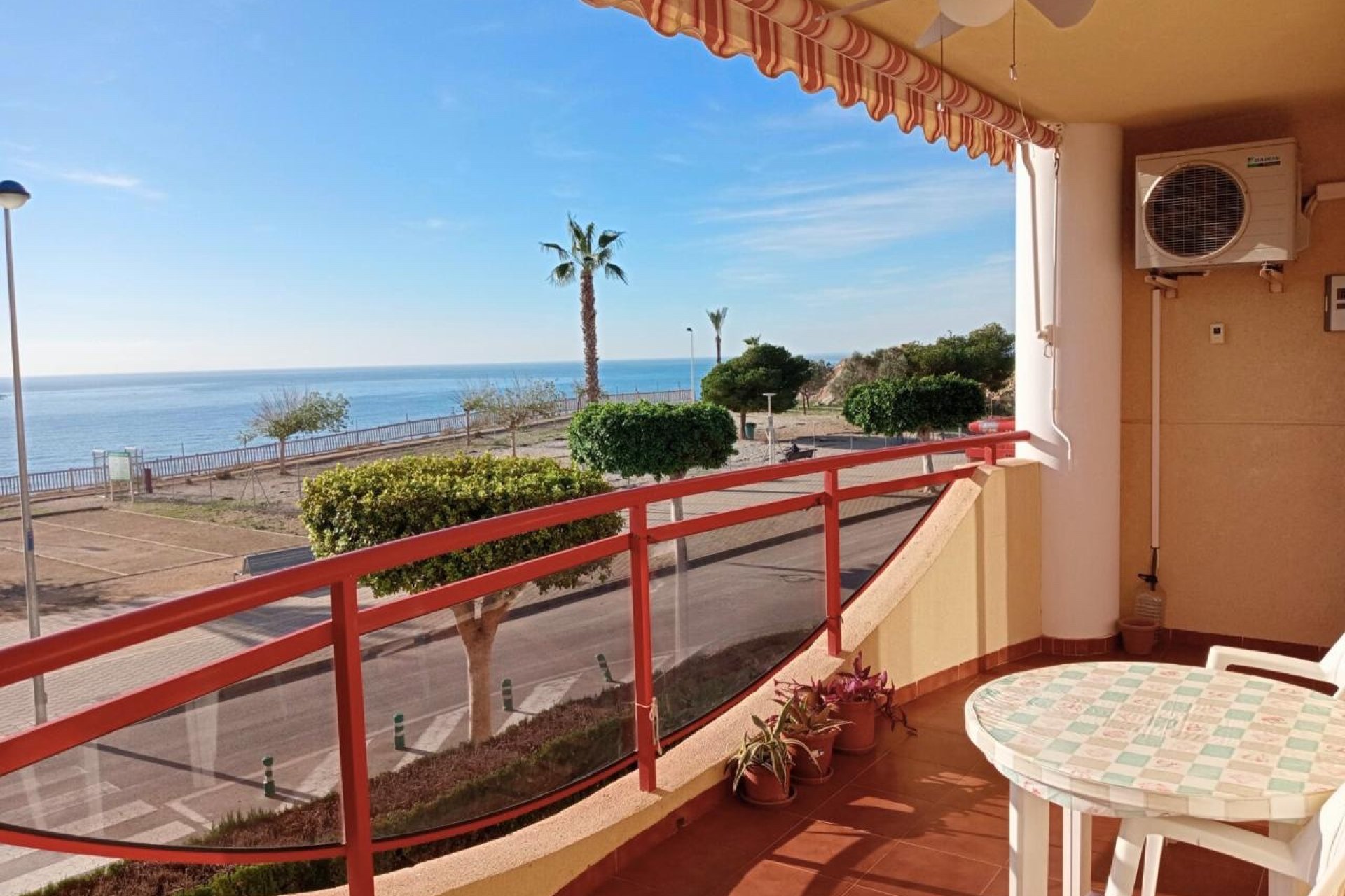 Resale - Apartment / flat -
Villajoyosa - Cala de Villajoyosa