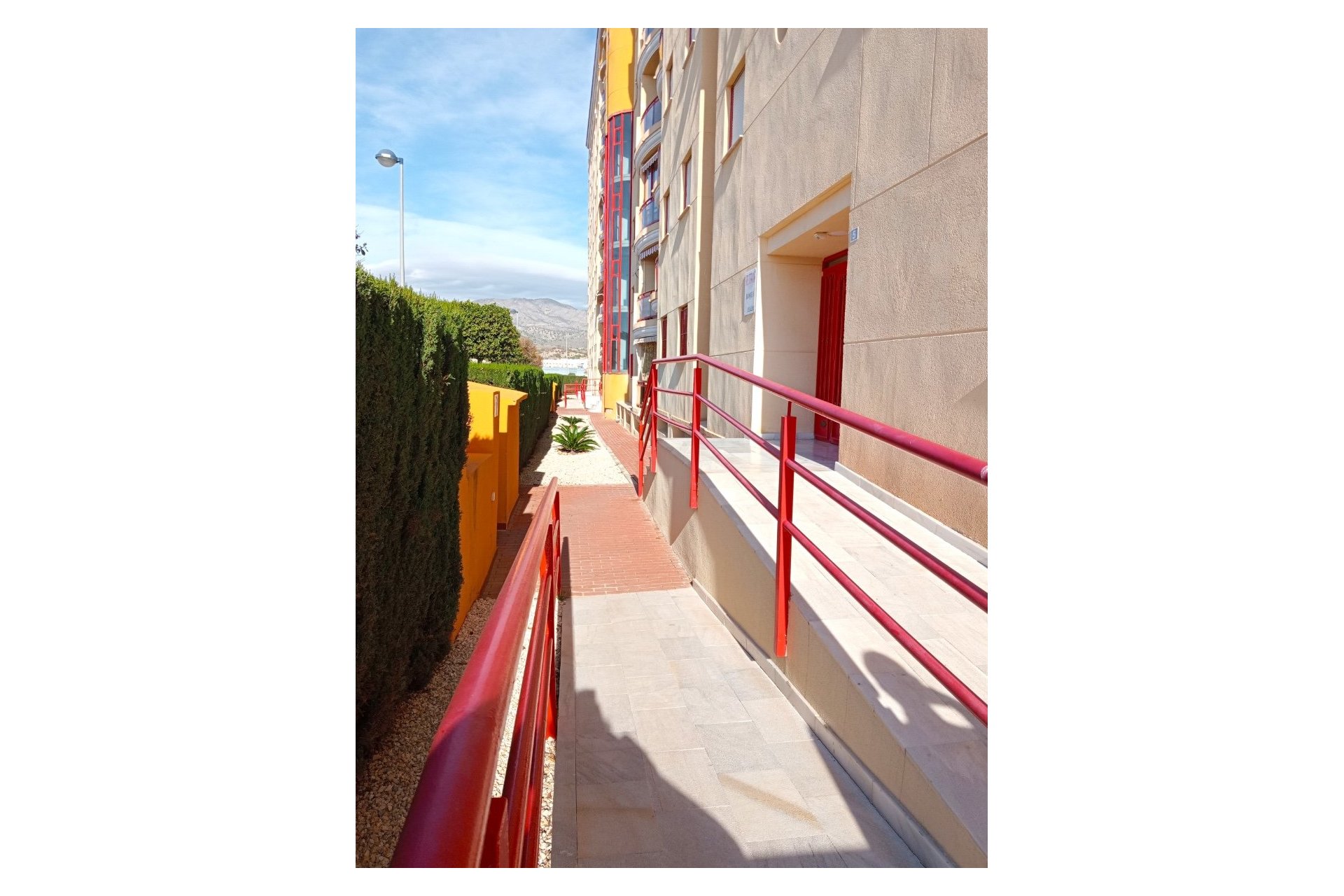 Resale - Apartment / flat -
Villajoyosa - Cala de Villajoyosa