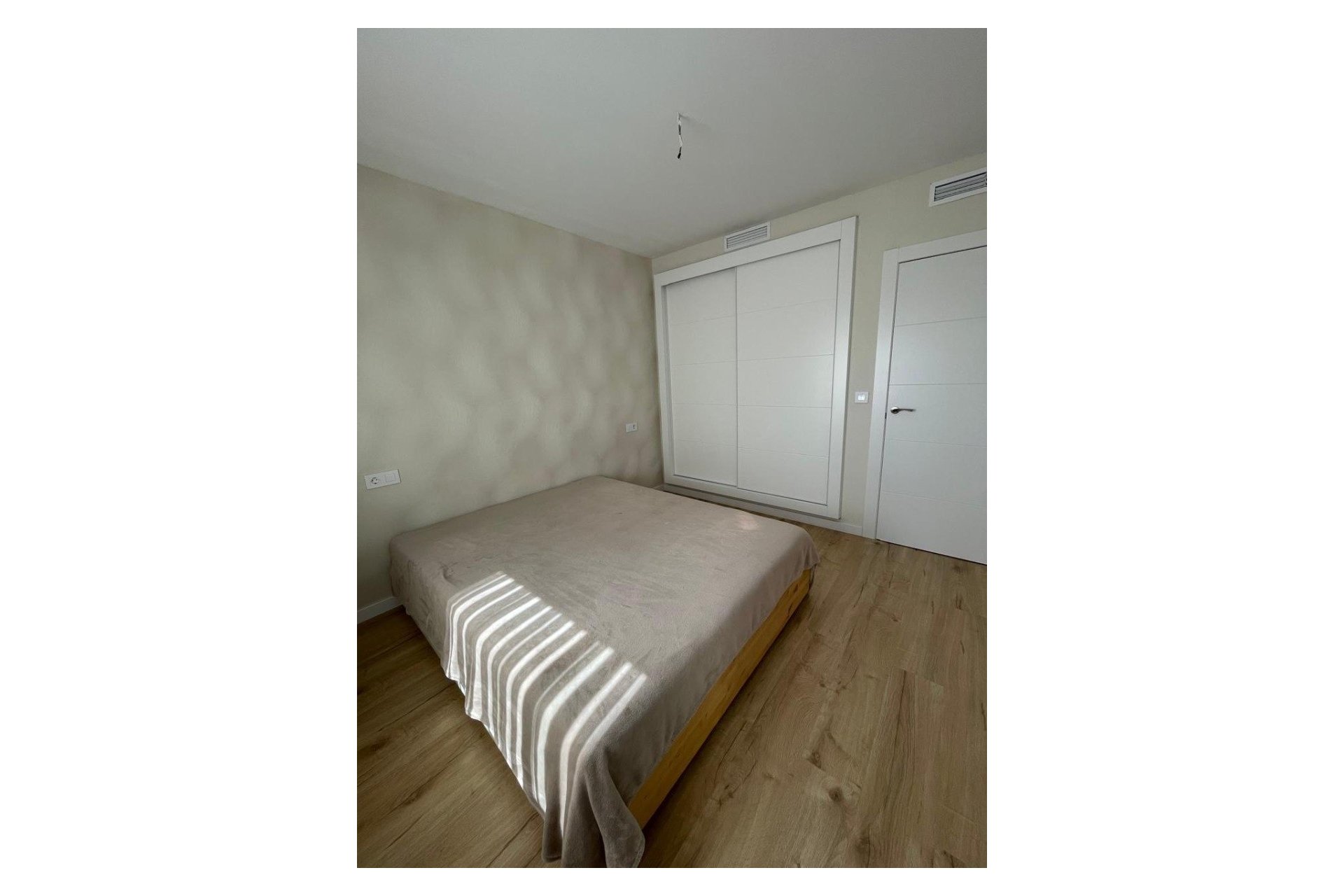 Resale - Apartment / flat -
Villajoyosa - Cala de Villajoyosa