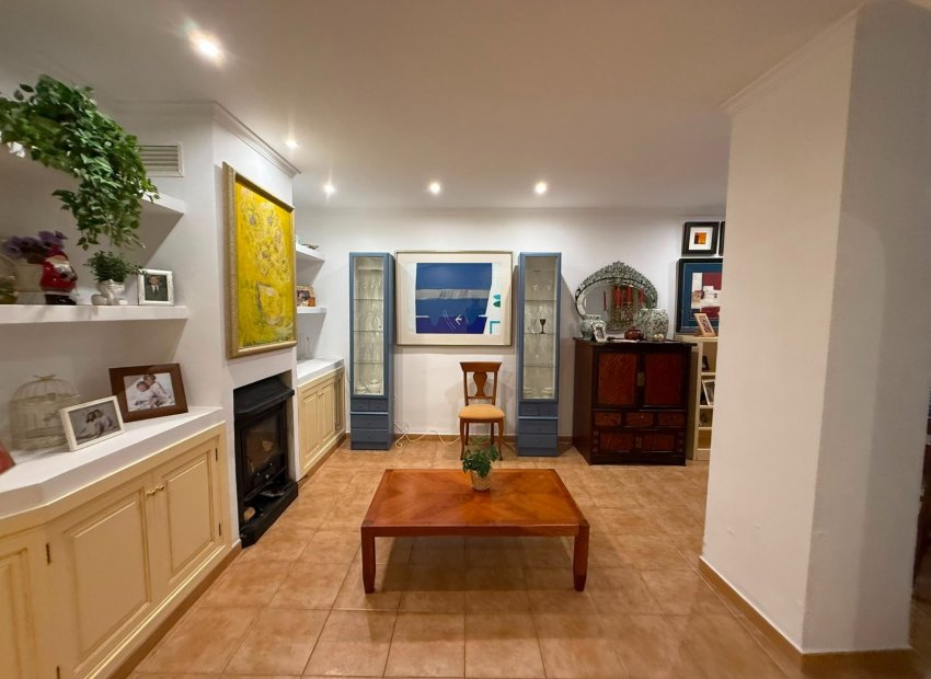 Resale - Casa de pueblo  -
La Font d'en Carròs - Centro