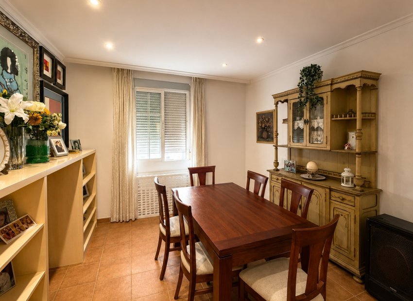 Resale - Casa de pueblo  -
La Font d'en Carròs - Centro