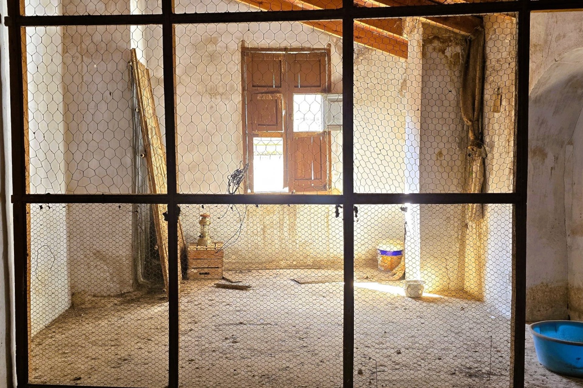 Resale - Casa de pueblo  -
Pego