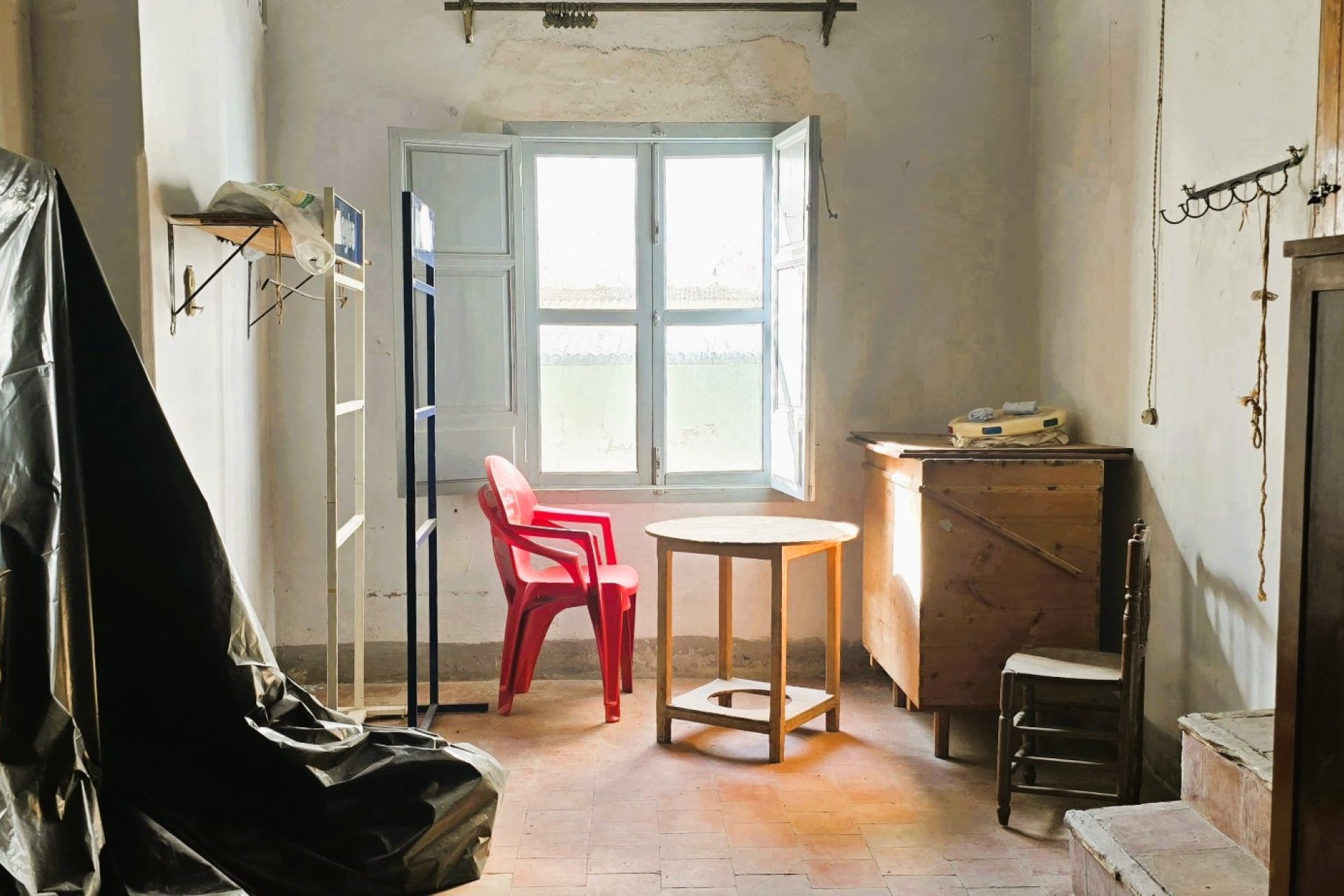 Resale - Casa de pueblo  -
Pego