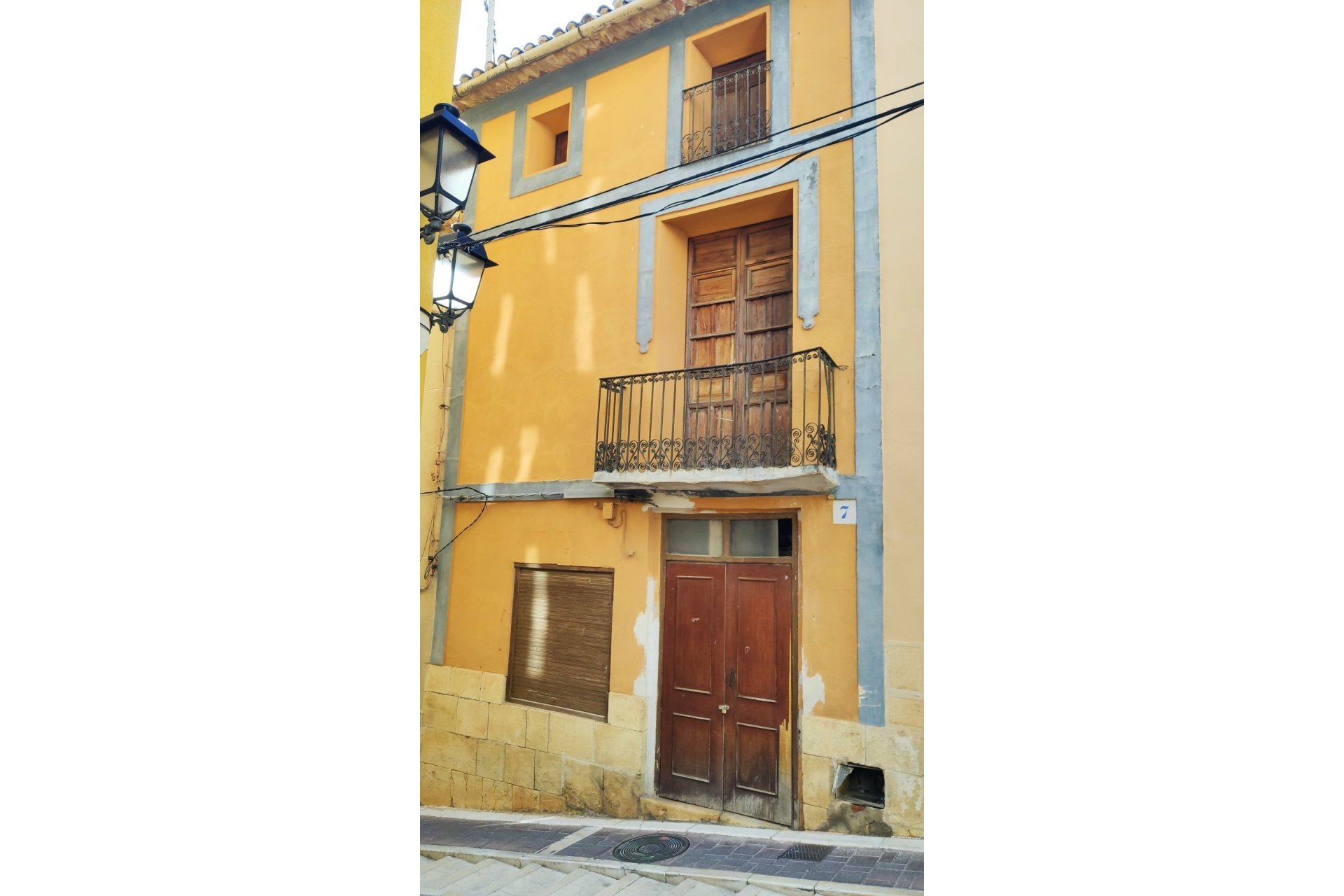 Resale - Casa de pueblo  -
Polop