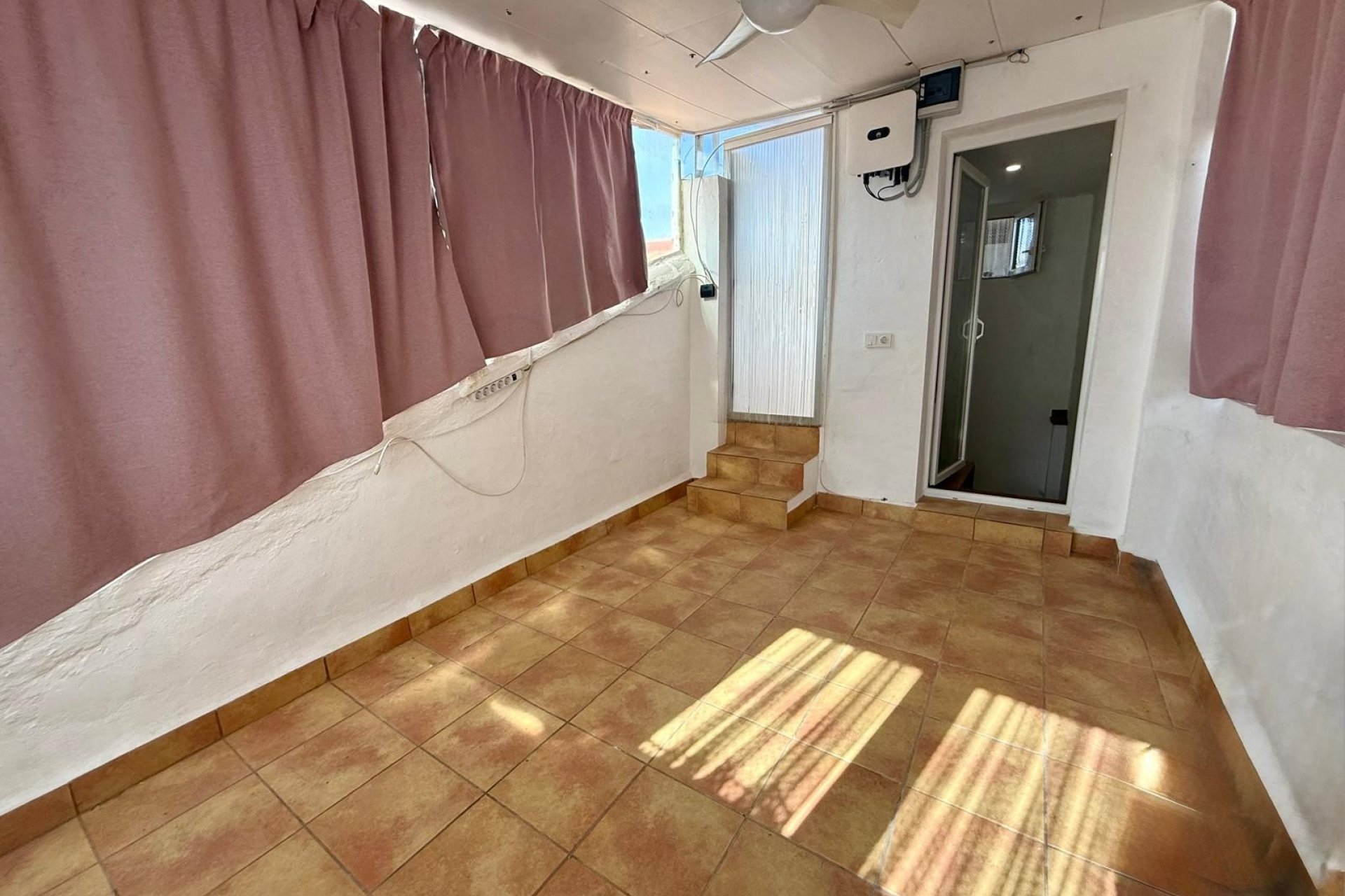 Resale - Casa  -
Piles - Pueblo