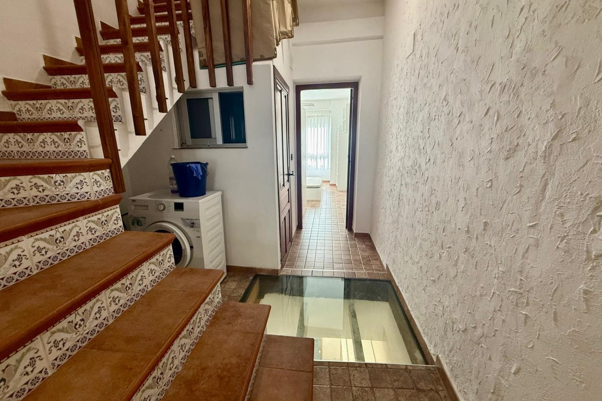 Resale - Casa  -
Piles - Pueblo