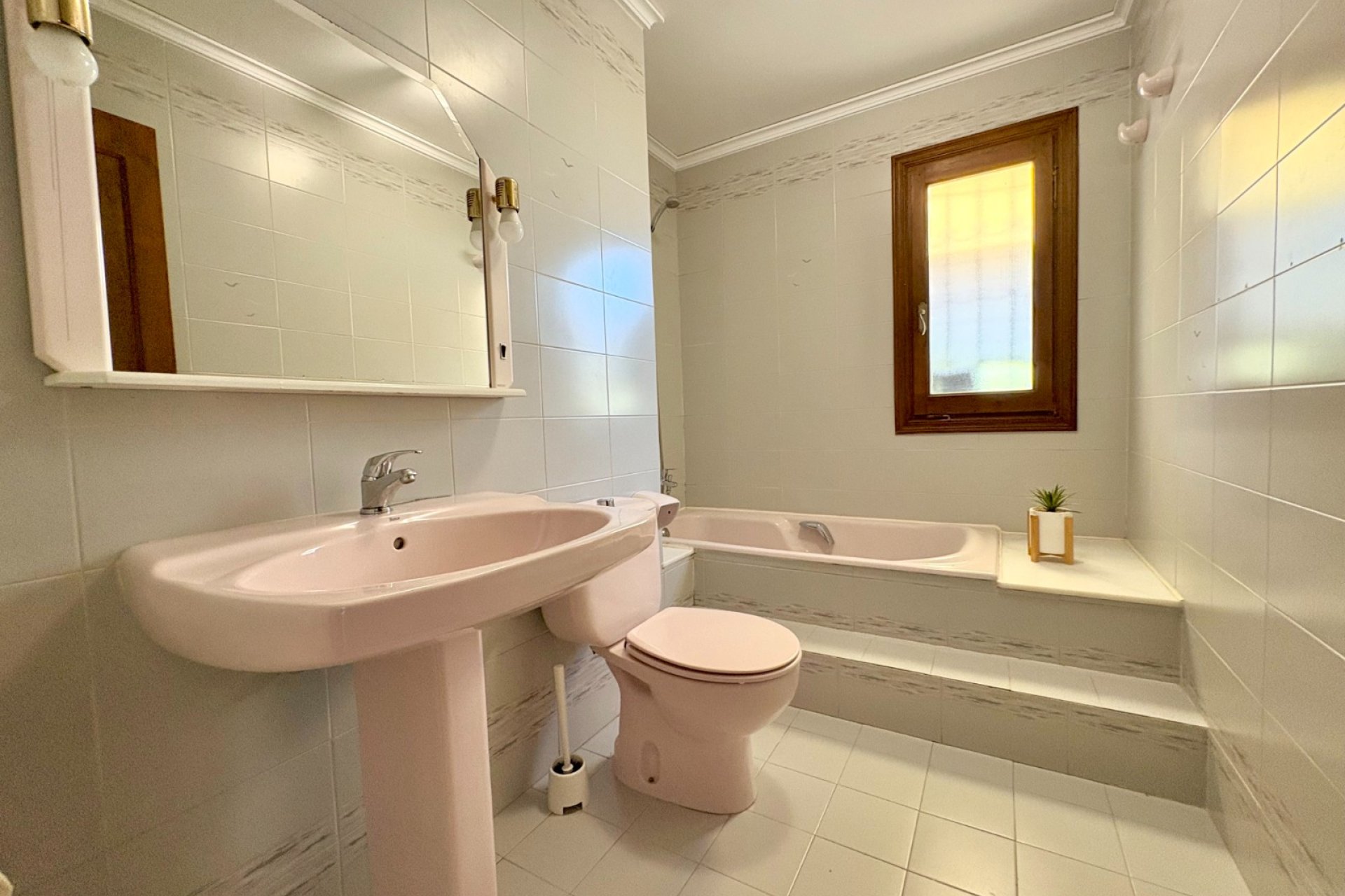 Resale - Chalet -
Denia - Montgó