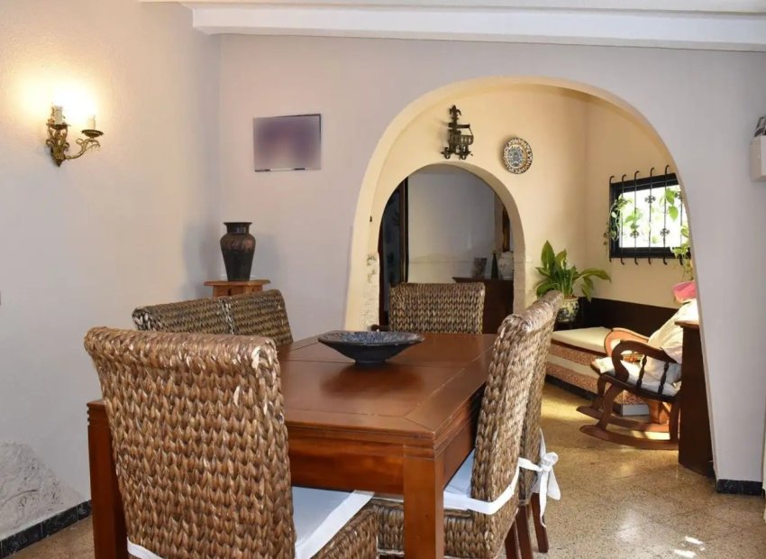 Resale - Chalet independiente -
Albir - center