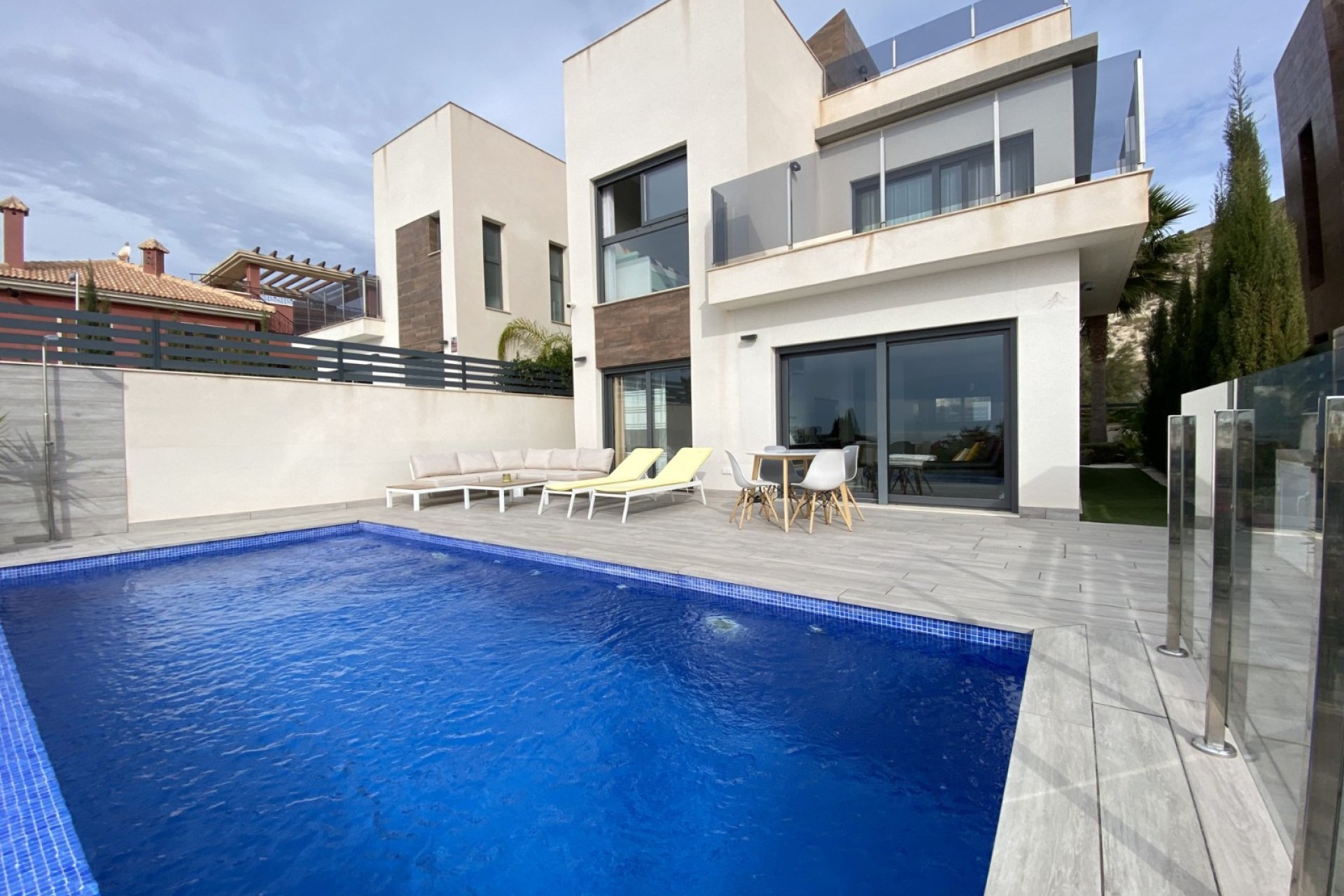 Resale - Chalet independiente -
Finestrat - Finestrat Urbanizaciones