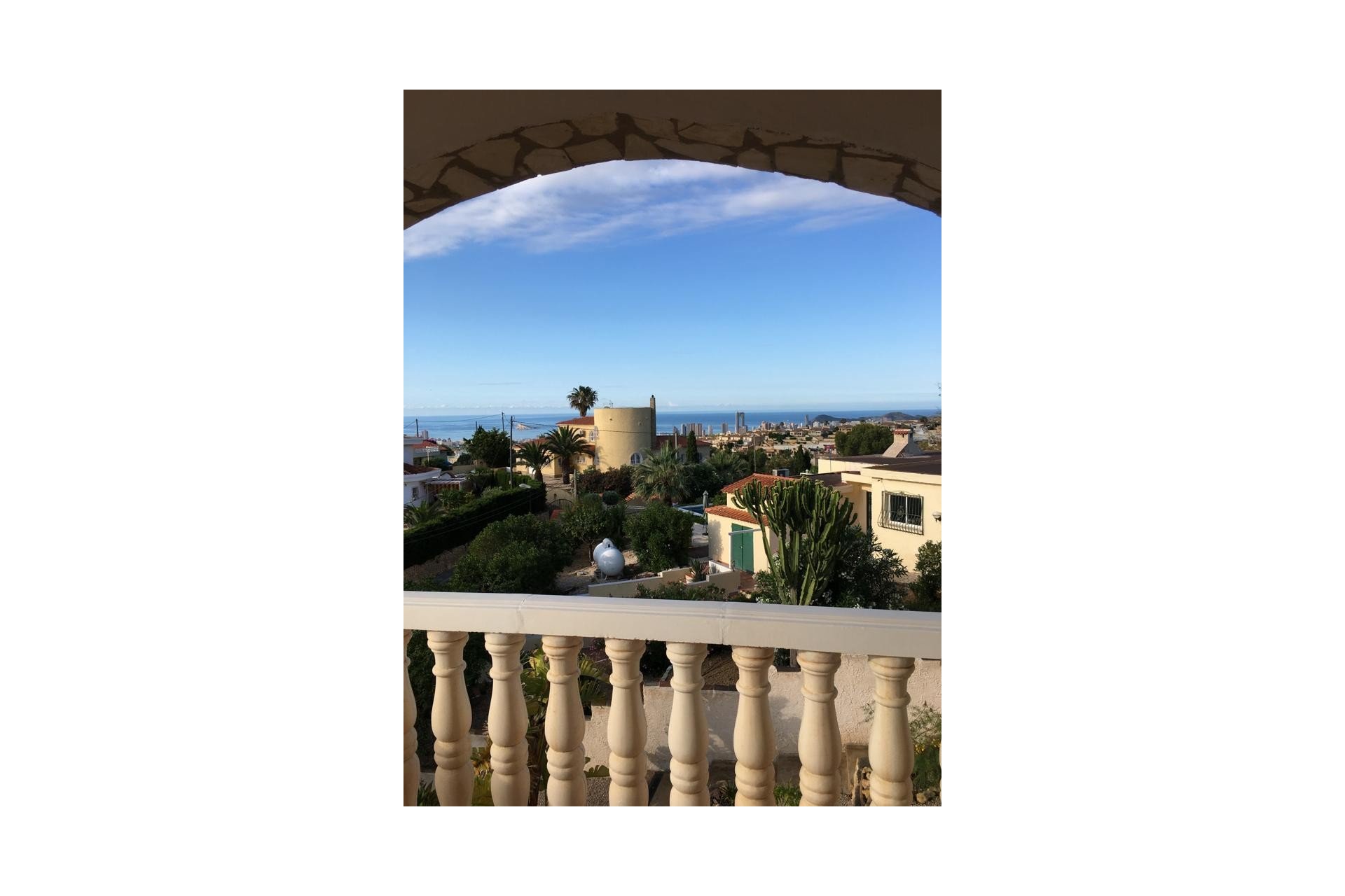 Resale - Chalet independiente -
La Nucía