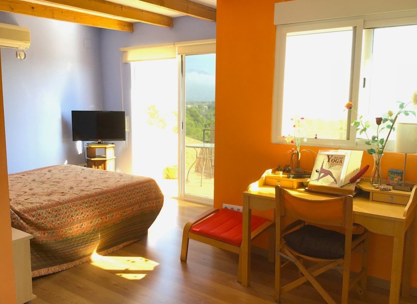Resale - Chalet independiente -
La Nucía
