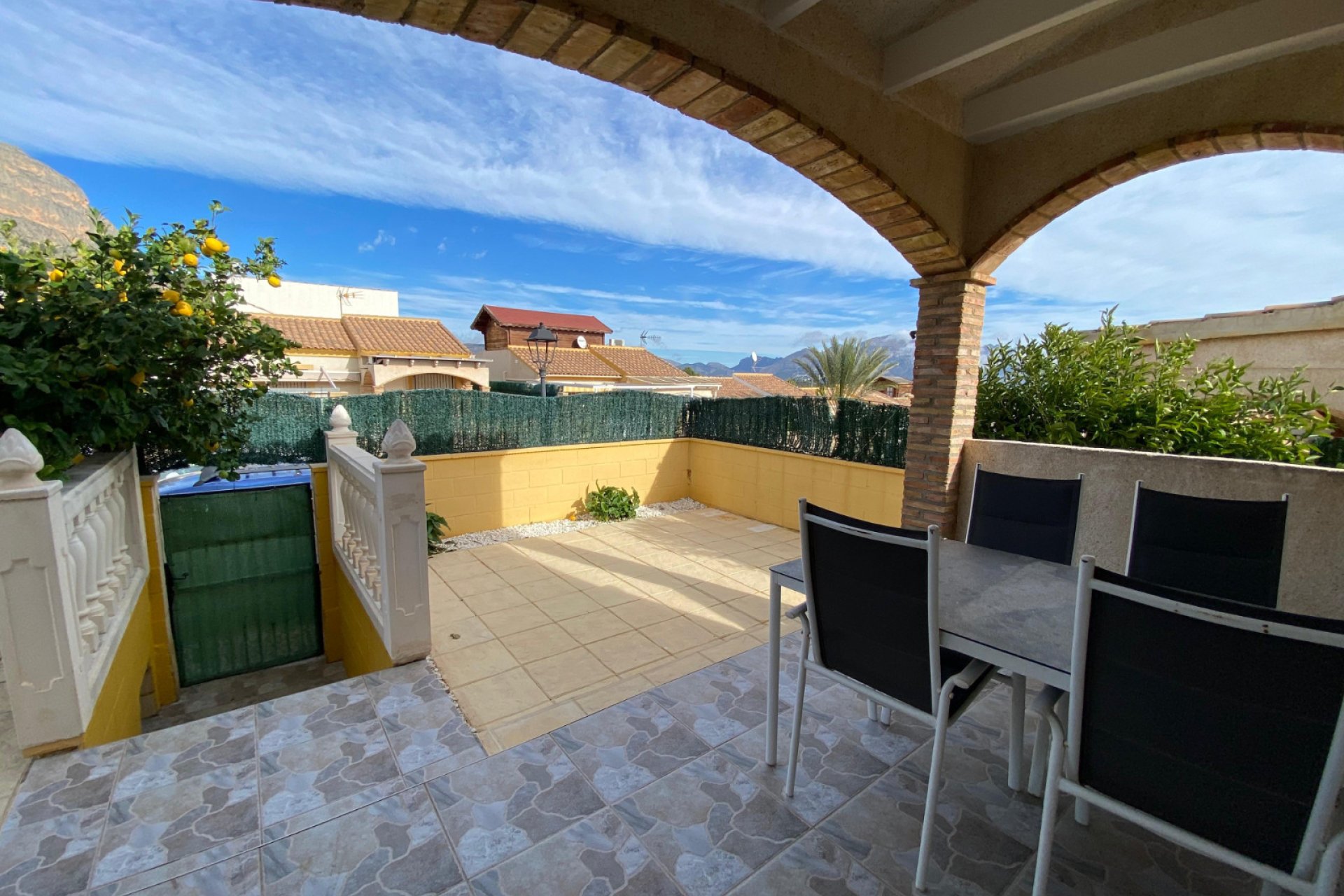 Resale - Chalet independiente -
Polop - Alberca