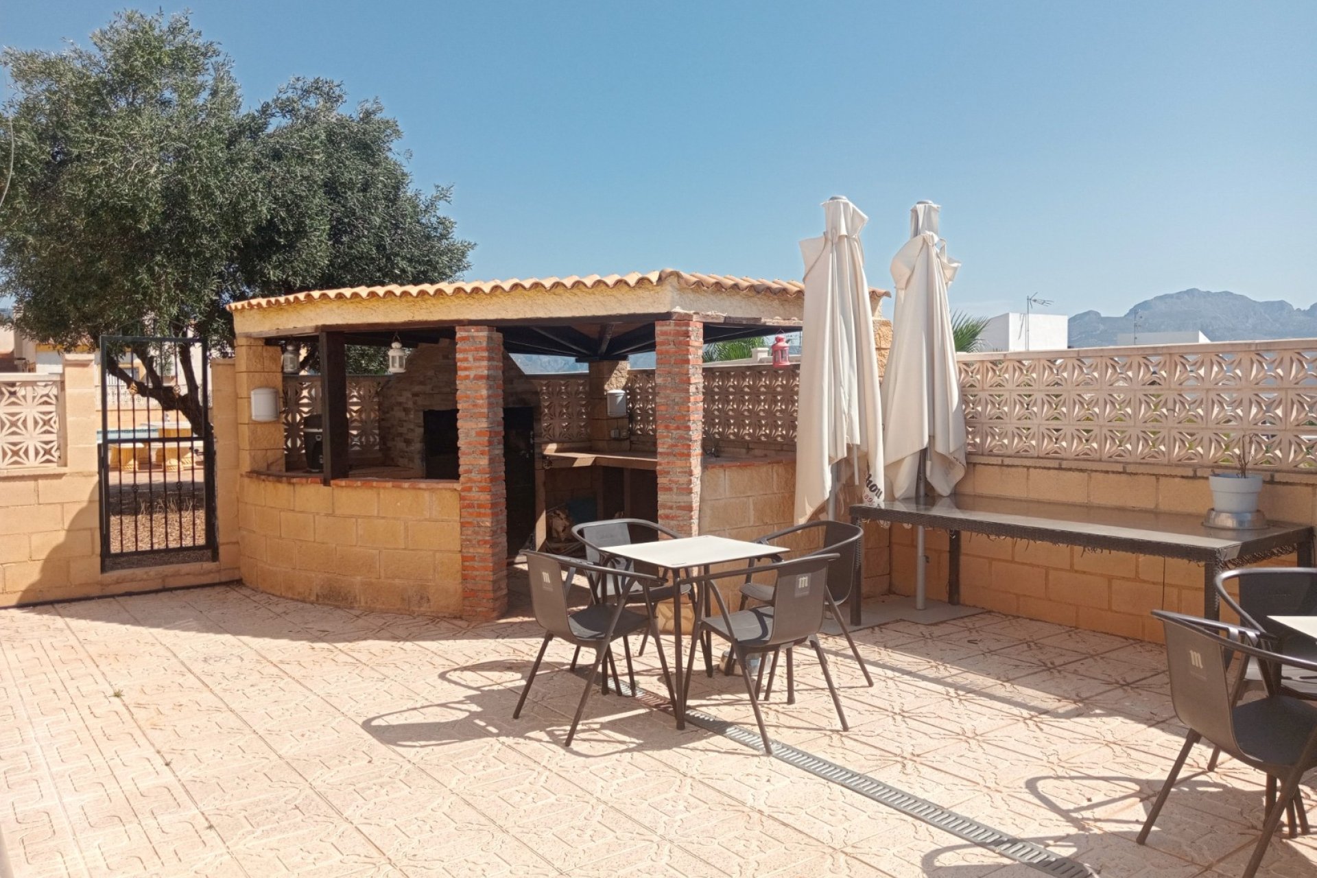 Resale - Chalet independiente -
Polop