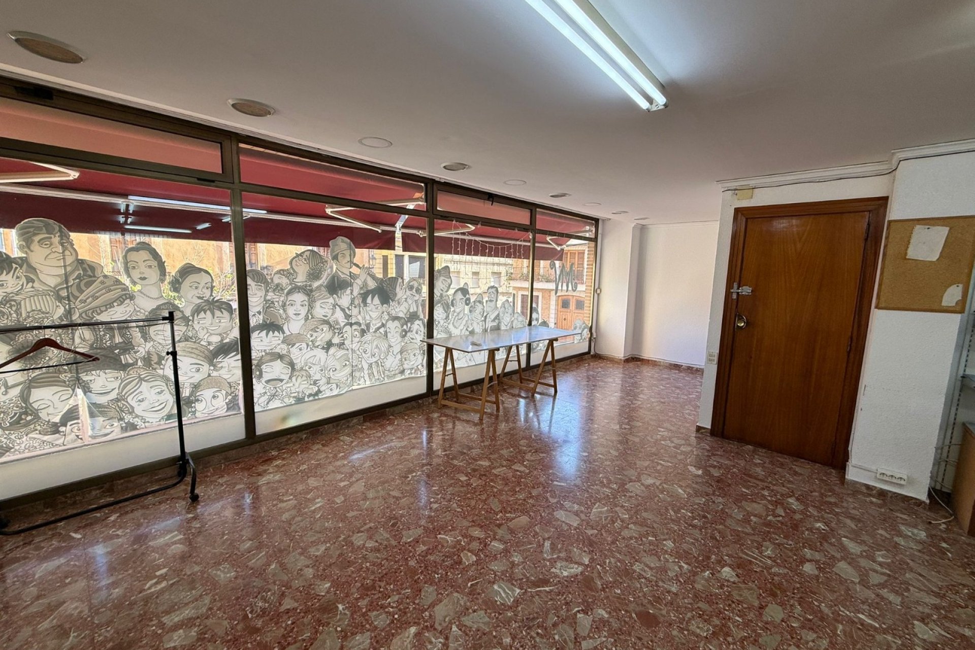 Resale - Local  -
Tavernes de la Valldigna  - Pueblo 