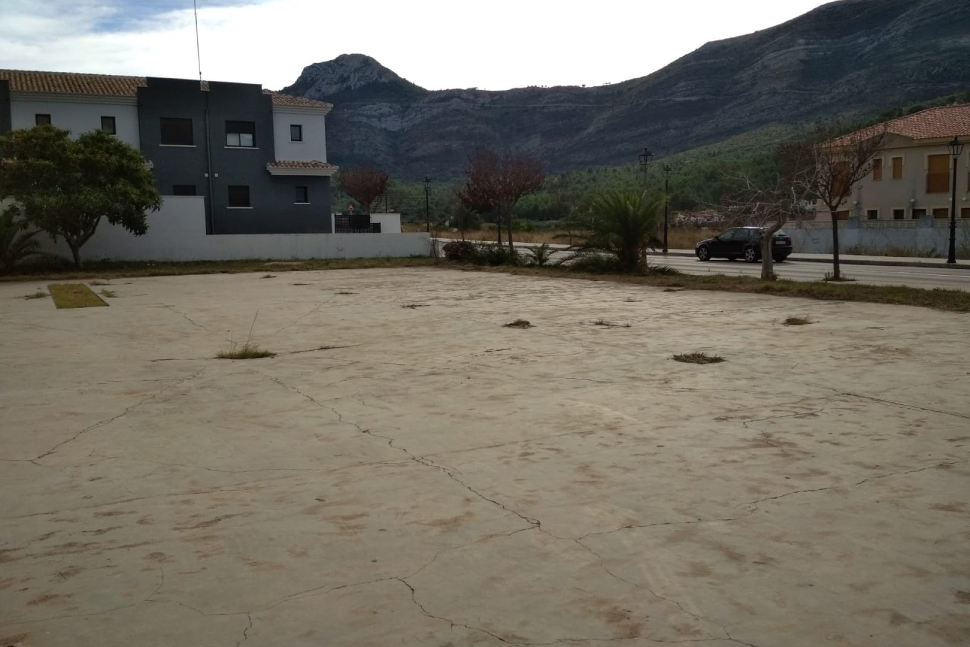 Resale - Plot / Land -
Parcent  - Pueblo