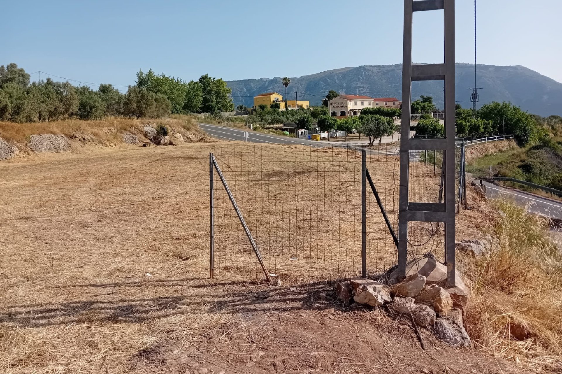 Resale - rustic plot -
Benimantell