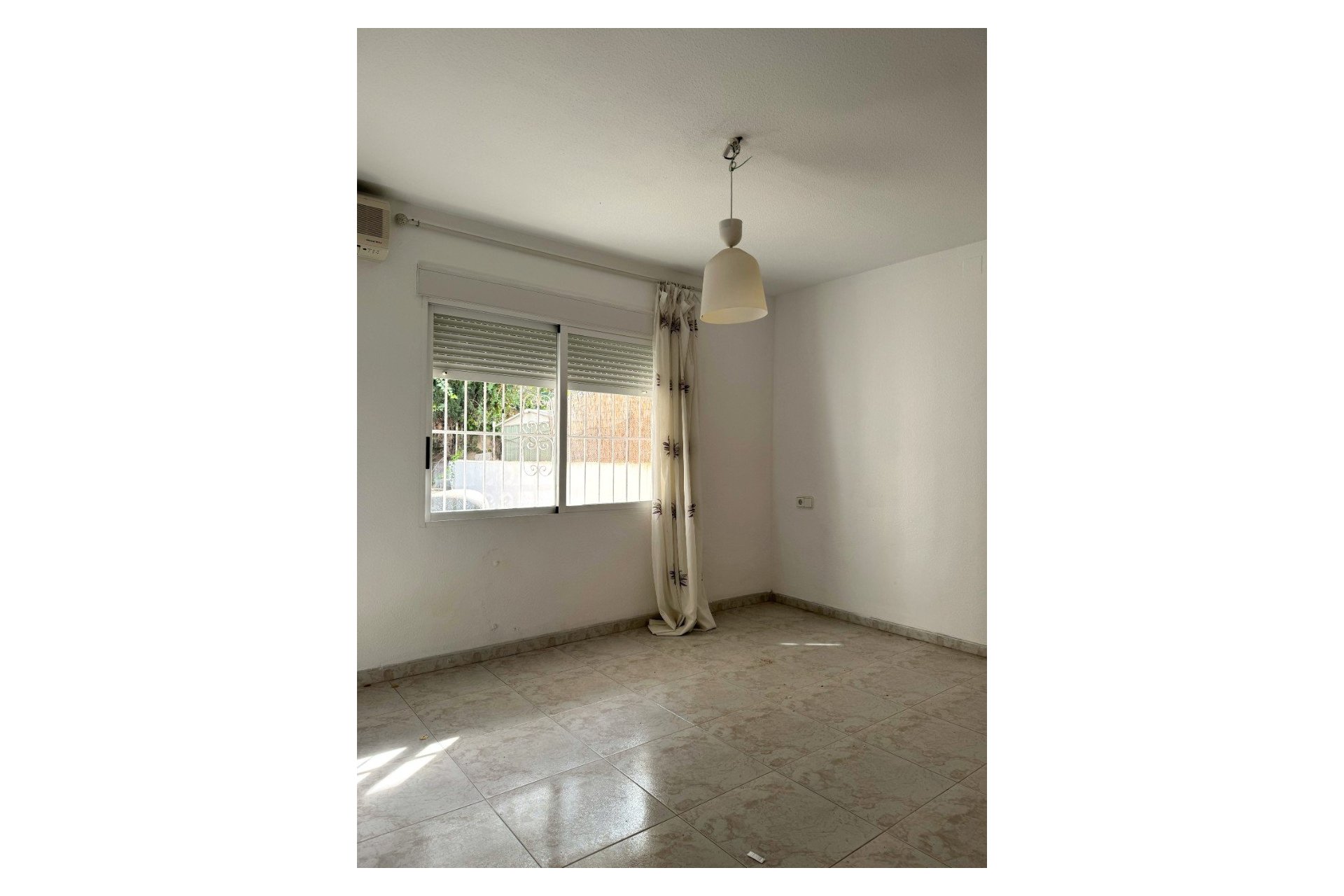 Resale - semi-detached house -
Albir - center