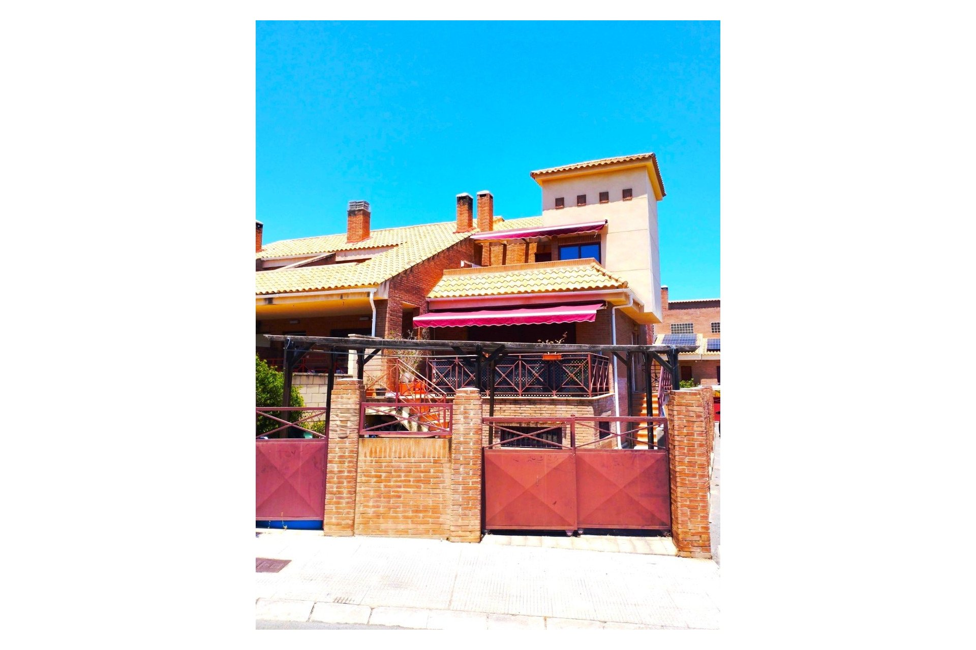 Resale - Townhouse -
La Nucía